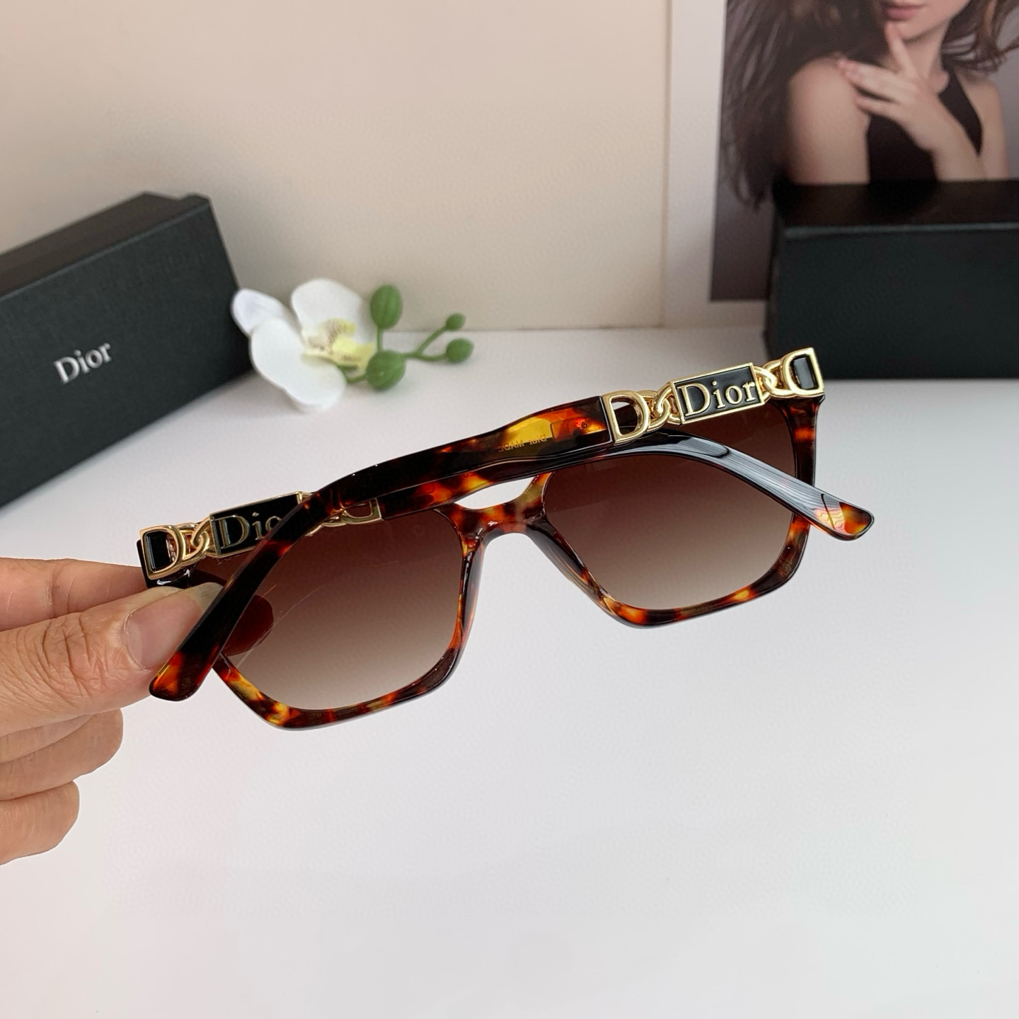 P263 on Diordio’s new little red-coloured cat eyeglasses, male and female sunglasses in red fashion - 图片 5