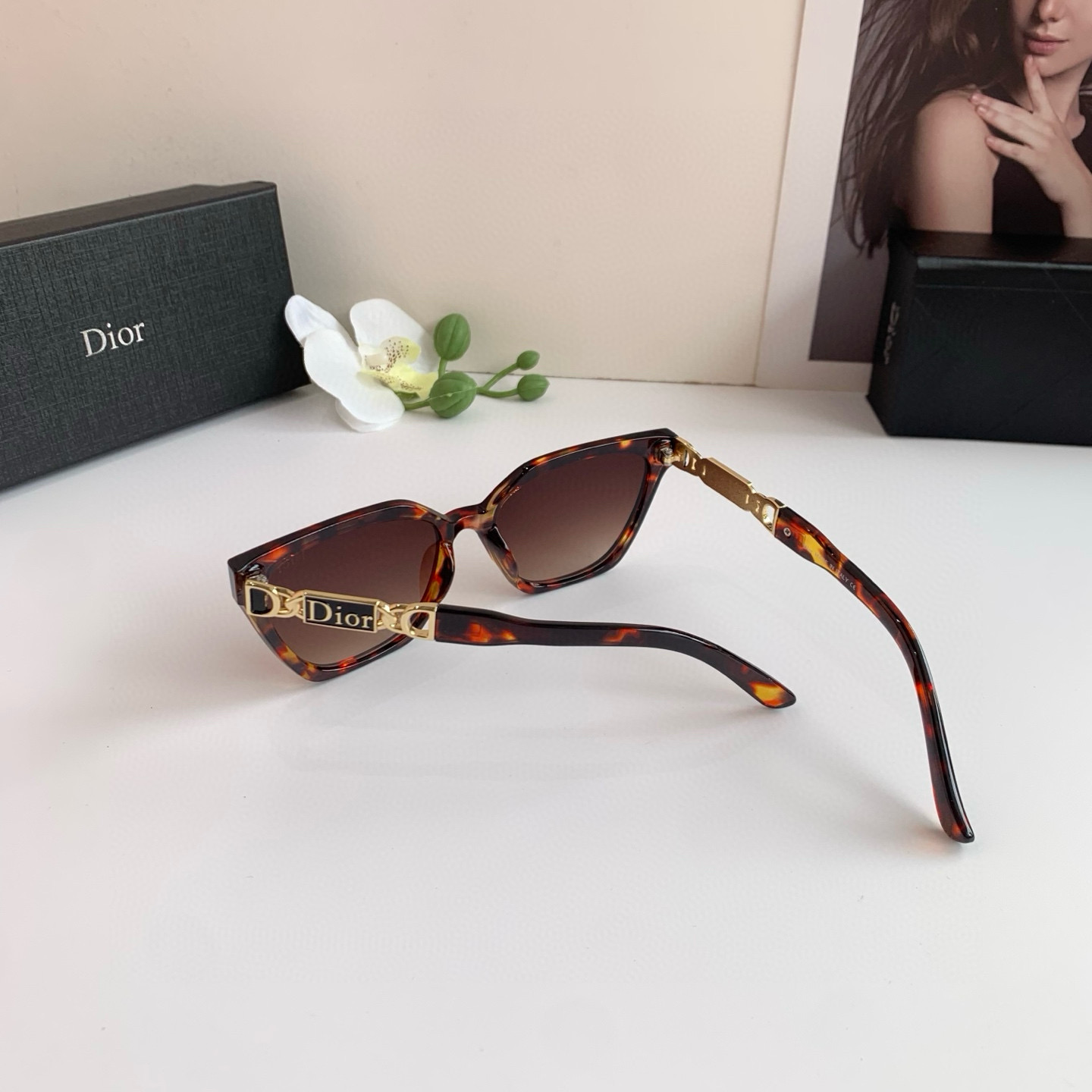 P263 on Diordio’s new little red-coloured cat eyeglasses, male and female sunglasses in red fashion - 图片 7