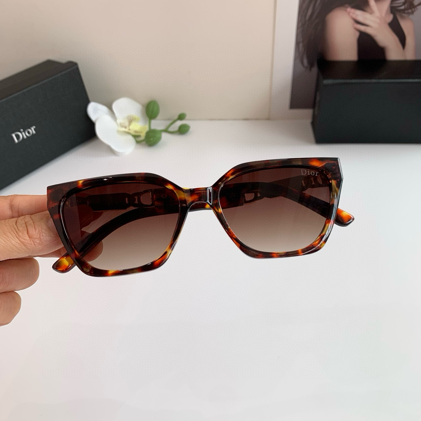 P263 on Diordio’s new little red-coloured cat eyeglasses, male and female sunglasses in red fashion - 图片 3