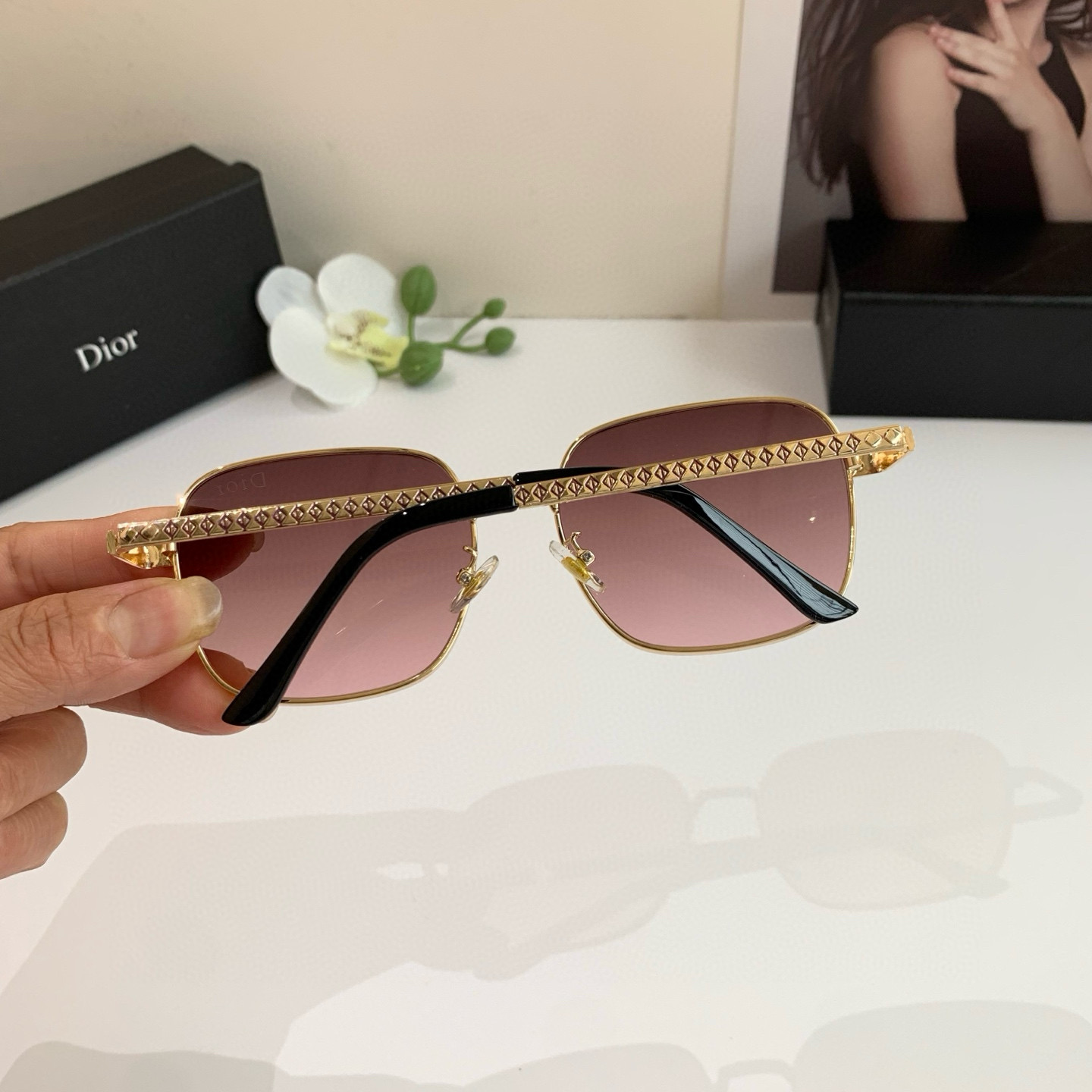 P280 Diordio, new fashion metal box sunglasses, male and female luminous sunglasses, Euro-American personal ins - 图片 7
