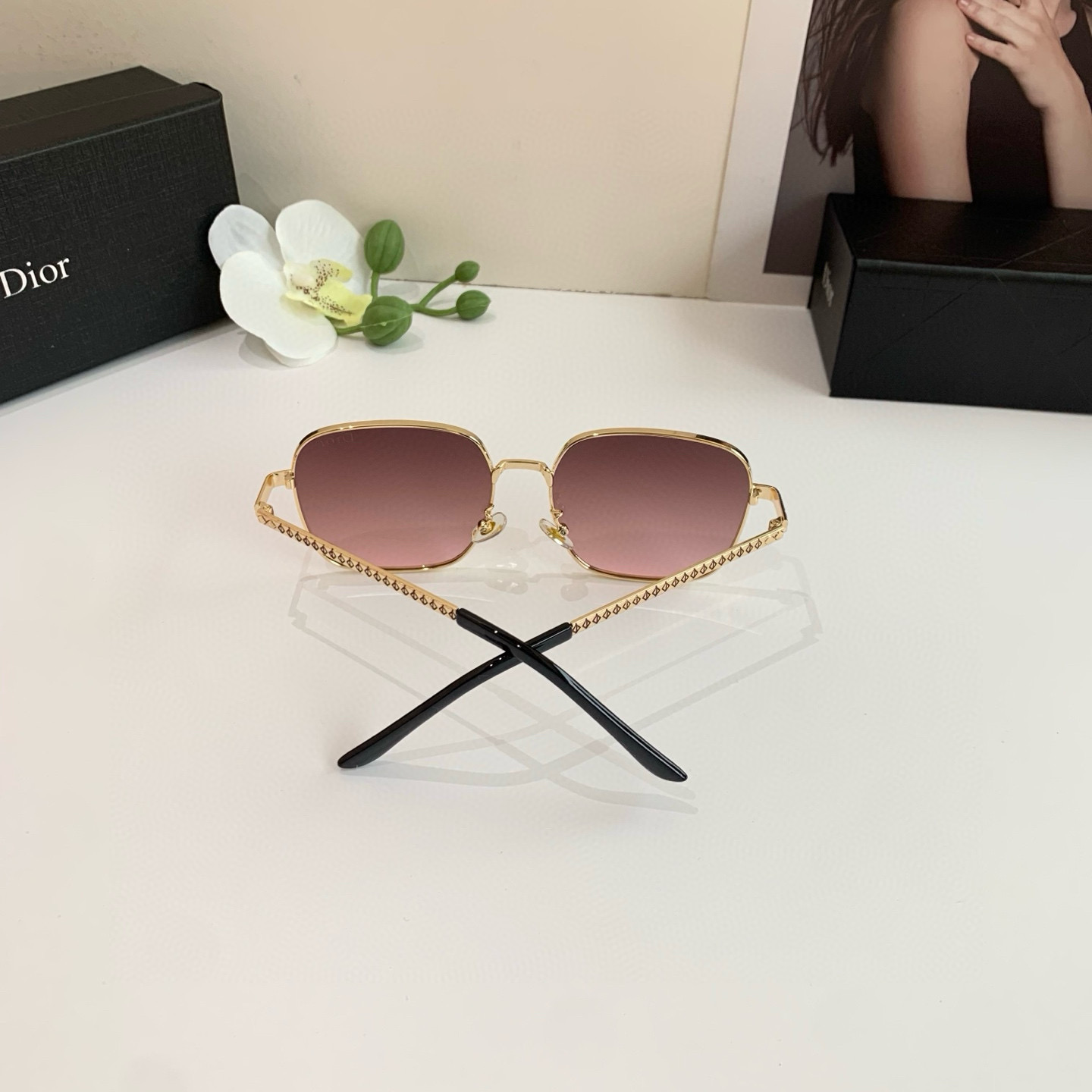 P280 Diordio, new fashion metal box sunglasses, male and female luminous sunglasses, Euro-American personal ins - 图片 8