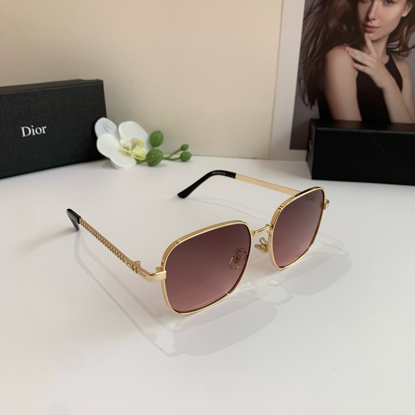 P280 Diordio, new fashion metal box sunglasses, male and female luminous sunglasses, Euro-American personal ins - 图片 1