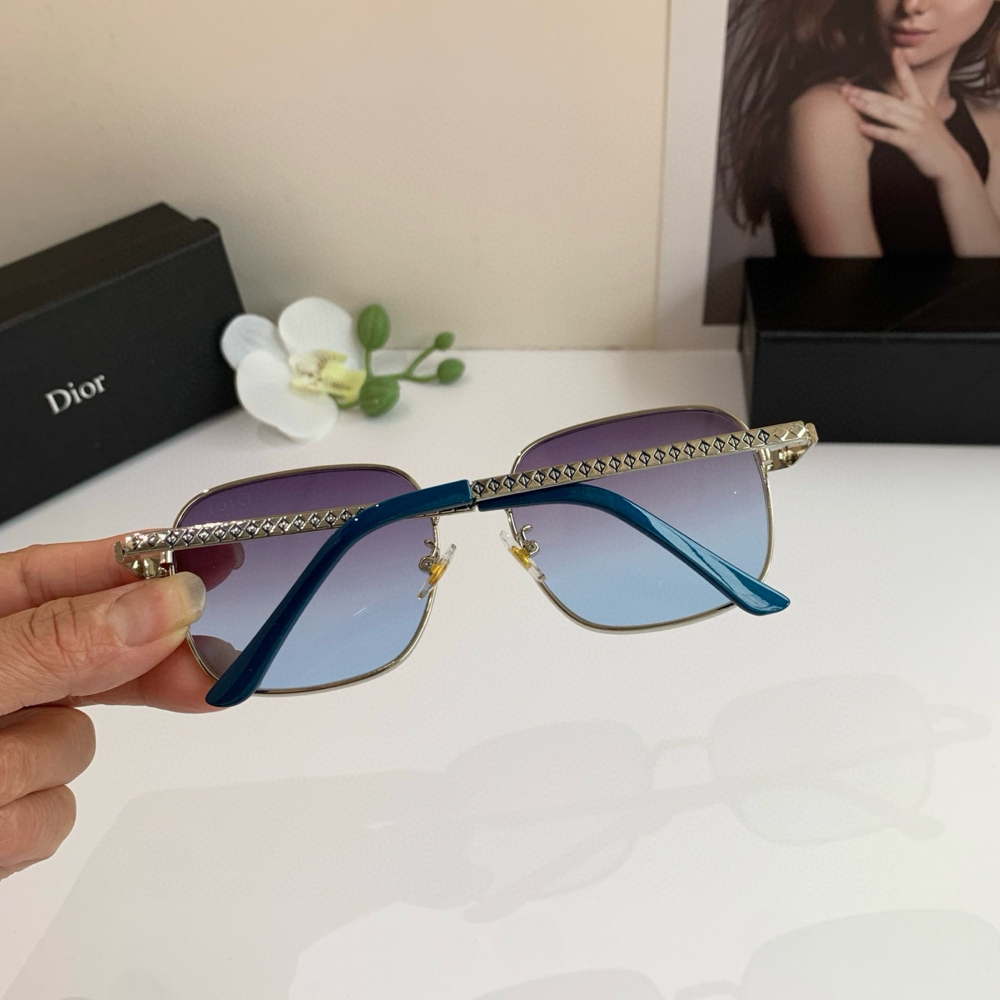 P280 Diordio, new fashion metal box sunglasses, male and female luminous sunglasses, Euro-American personal ins - 图片 6