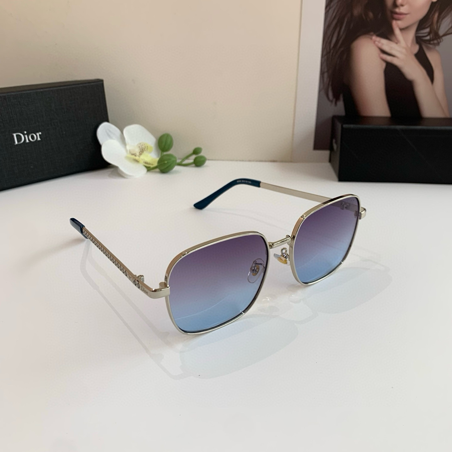 P280 Diordio, new fashion metal box sunglasses, male and female luminous sunglasses, Euro-American personal ins - 图片 1