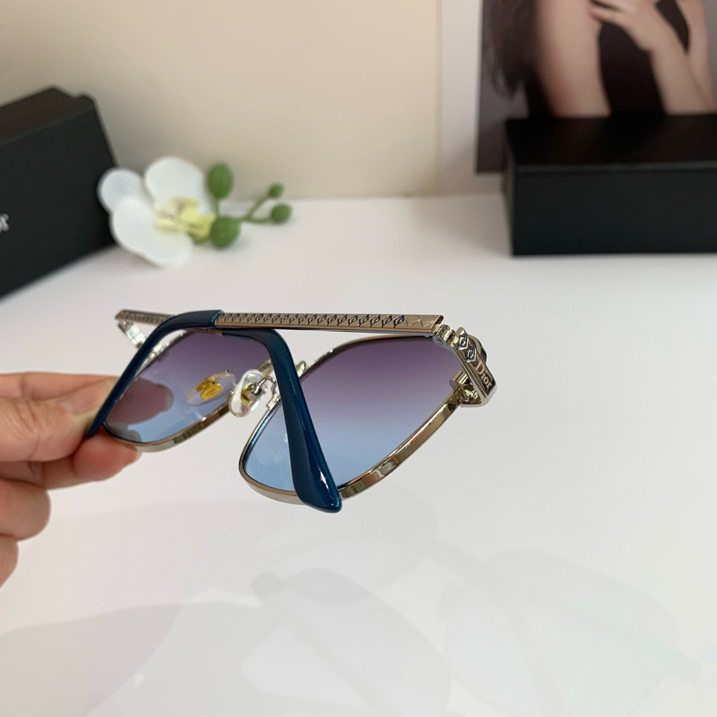 P280 Diordio, new fashion metal box sunglasses, male and female luminous sunglasses, Euro-American personal ins - 图片 5
