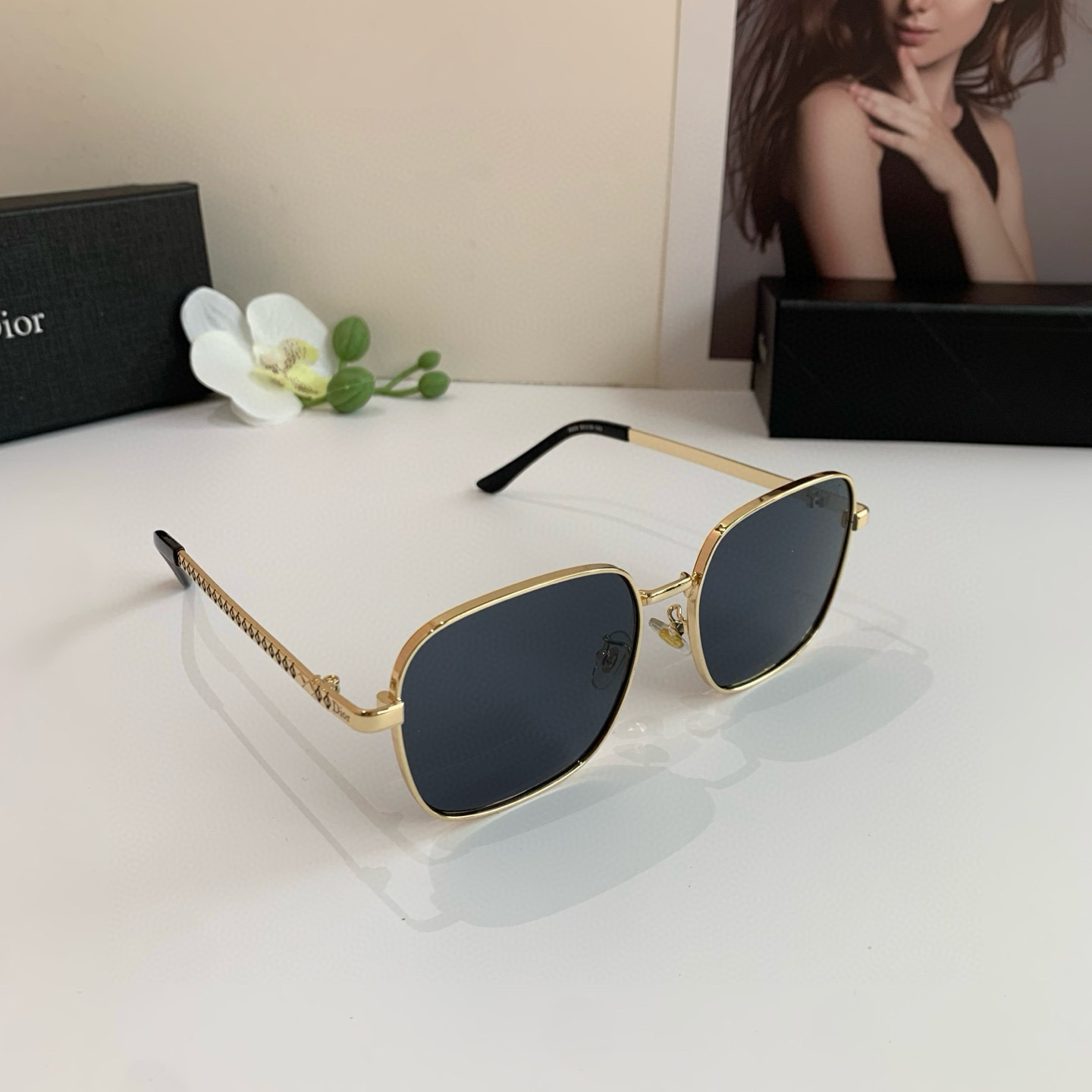 P280 Diordio, new fashion metal box sunglasses, male and female luminous sunglasses, Euro-American personal ins - 图片 1