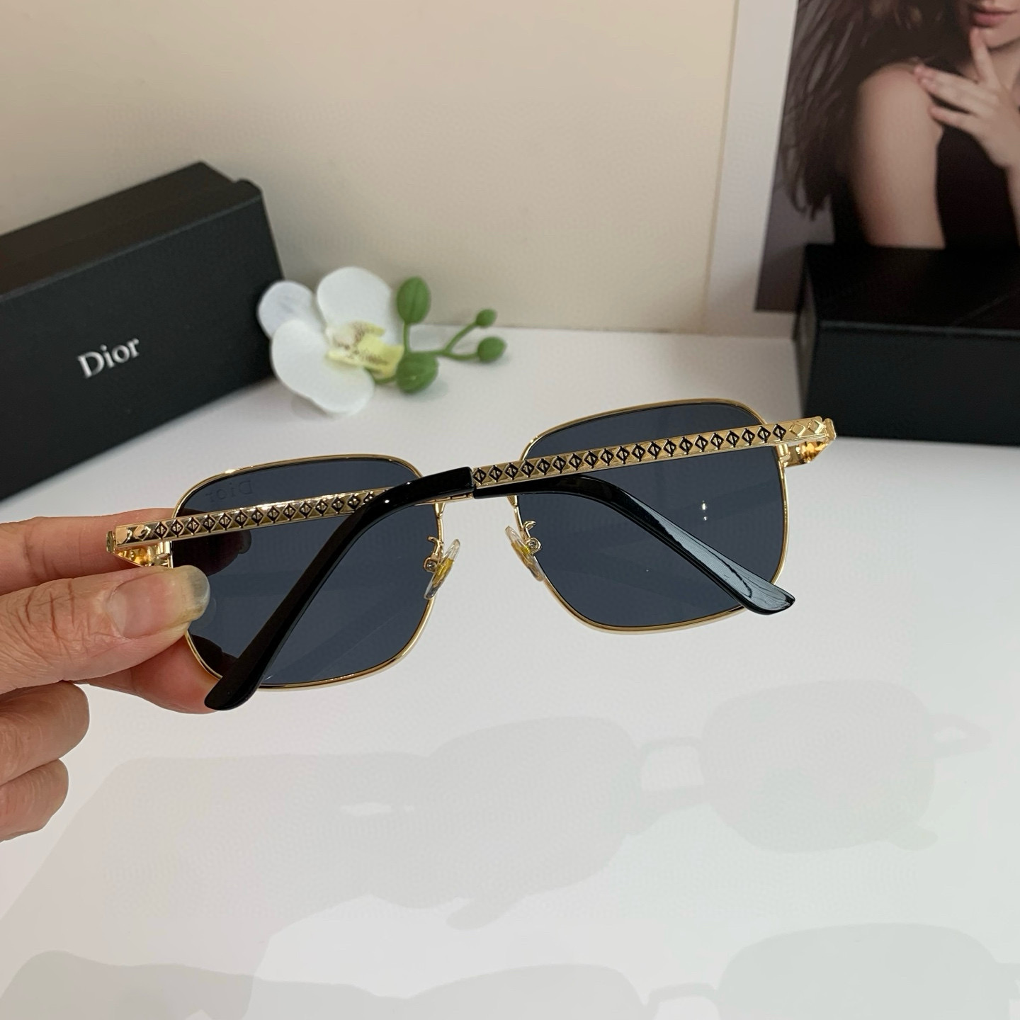 P280 Diordio, new fashion metal box sunglasses, male and female luminous sunglasses, Euro-American personal ins - 图片 5