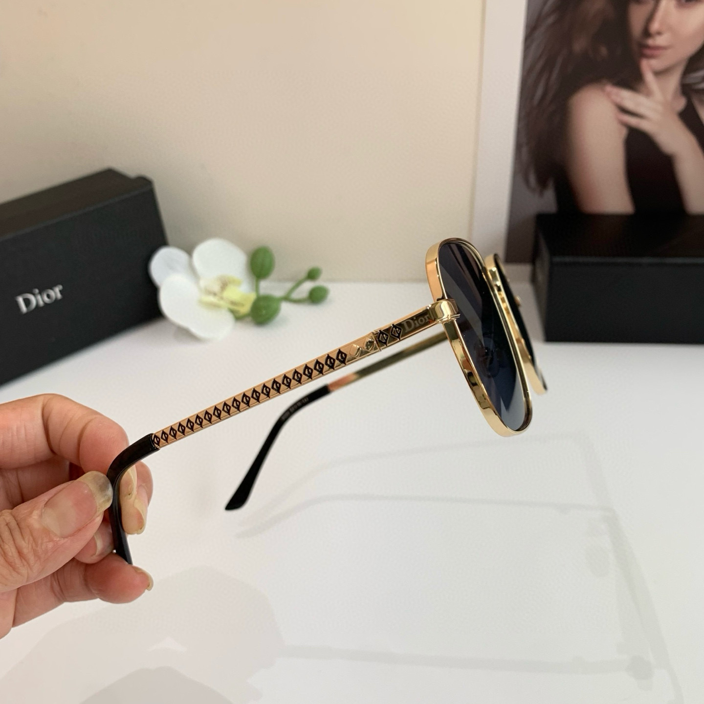 P280 Diordio, new fashion metal box sunglasses, male and female luminous sunglasses, Euro-American personal ins - 图片 7