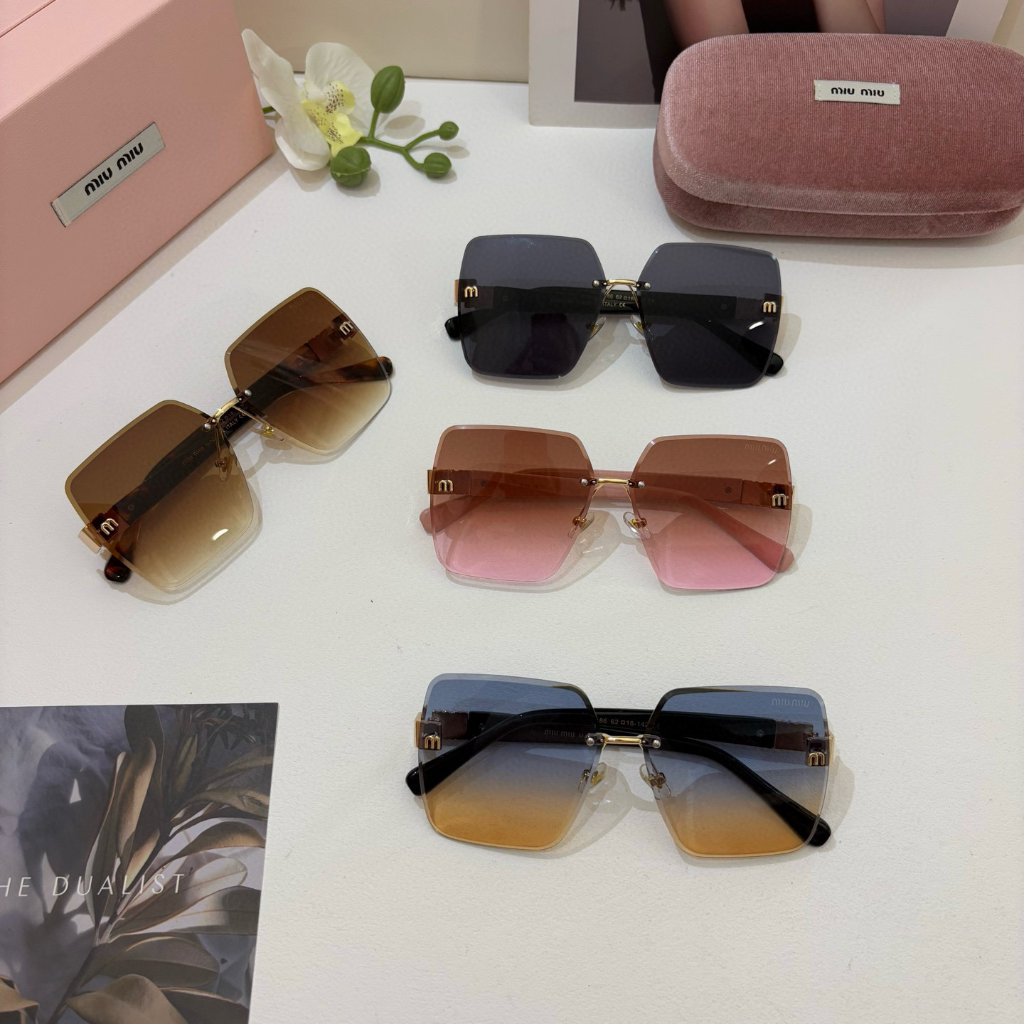 Trendy Sunglasses: New Fashion Sunshield and Street Style Eyewear on p. 263 - 图片 9