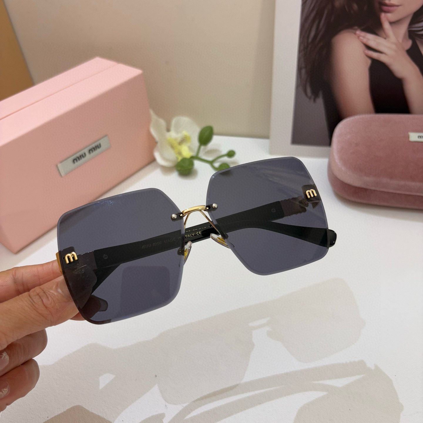 Trendy Sunglasses: New Fashion Styles with Advanced Sun Protection on p. 263 - 图片 3