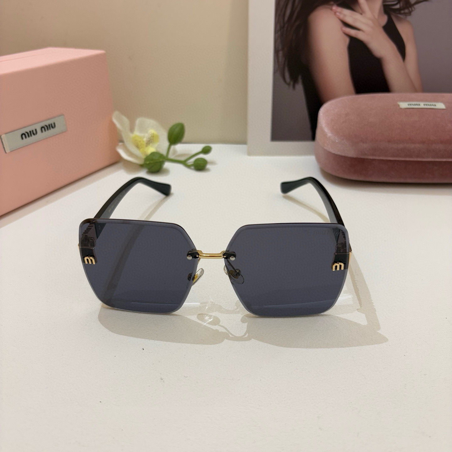 Trendy Sunglasses: New Fashion Styles with Advanced Sun Protection on p. 263 - 图片 5