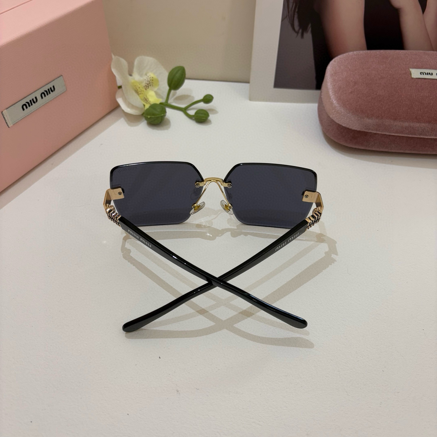 Trendy Sunglasses: New Fashion Styles with Advanced Sun Protection on p. 263 - 图片 7