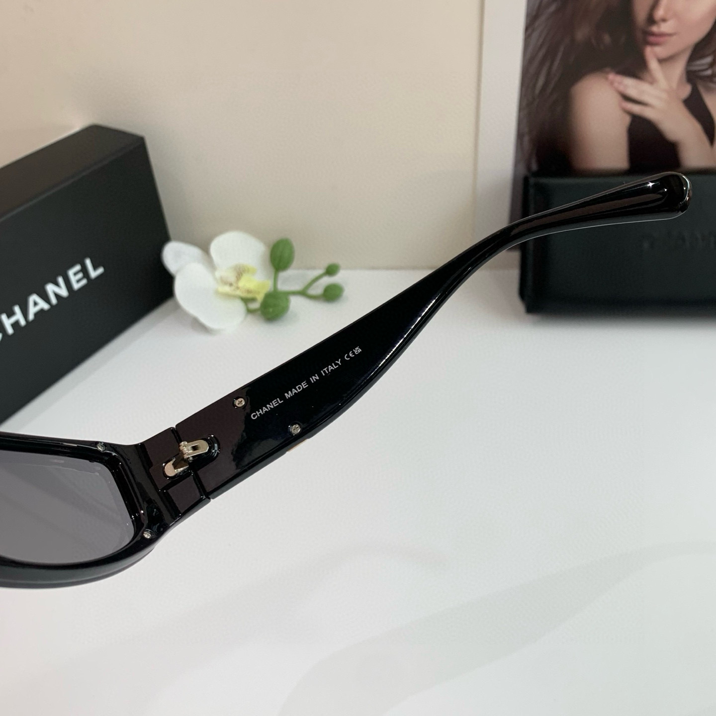 Trendy Chanel Sunglasses for Stylish U.S. Cats: Fashionable Eye-Catching Styles on Trend Street - 图片 7