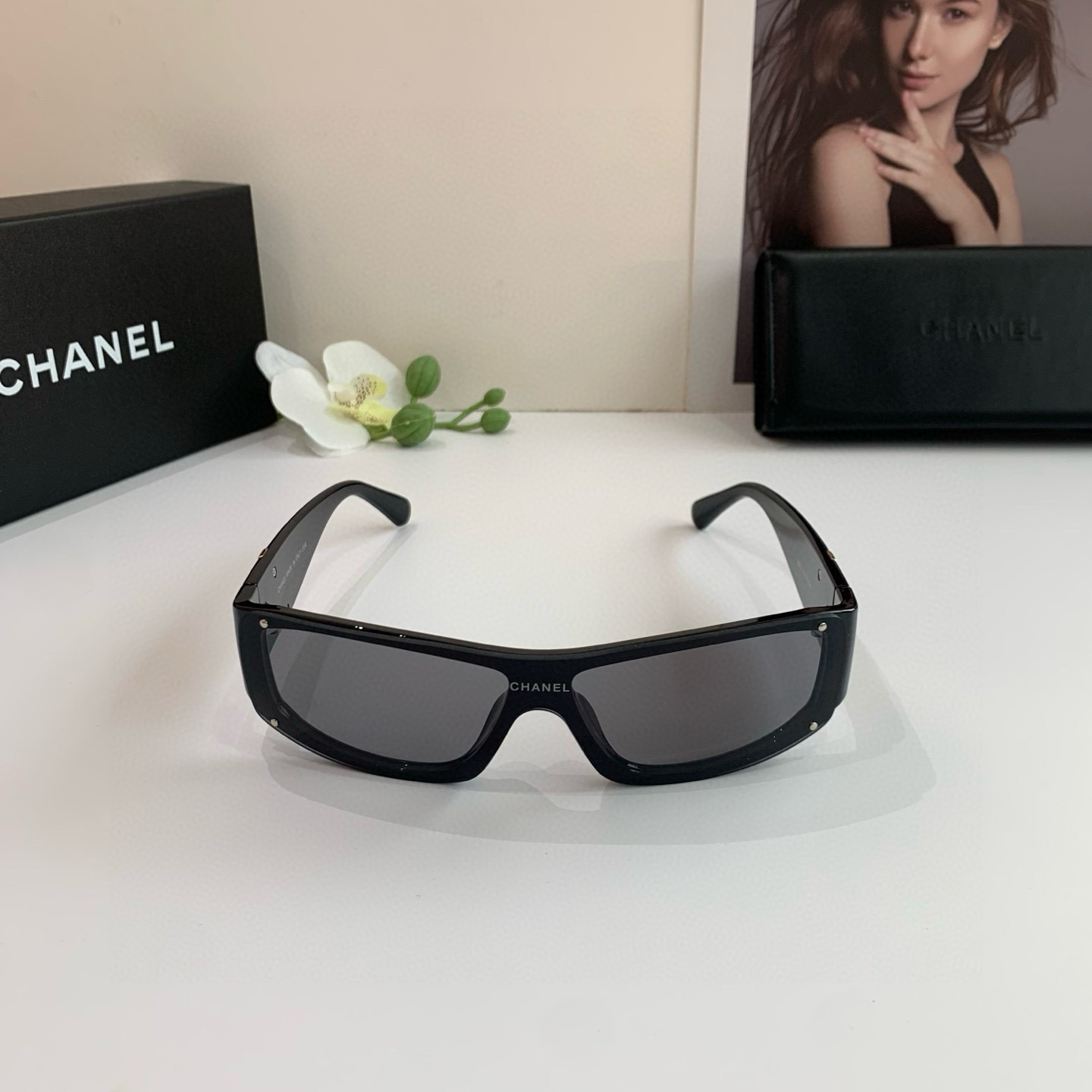 Trendy Chanel Sunglasses for Stylish U.S. Cats: Fashionable Eye-Catching Styles on Trend Street - 图片 4