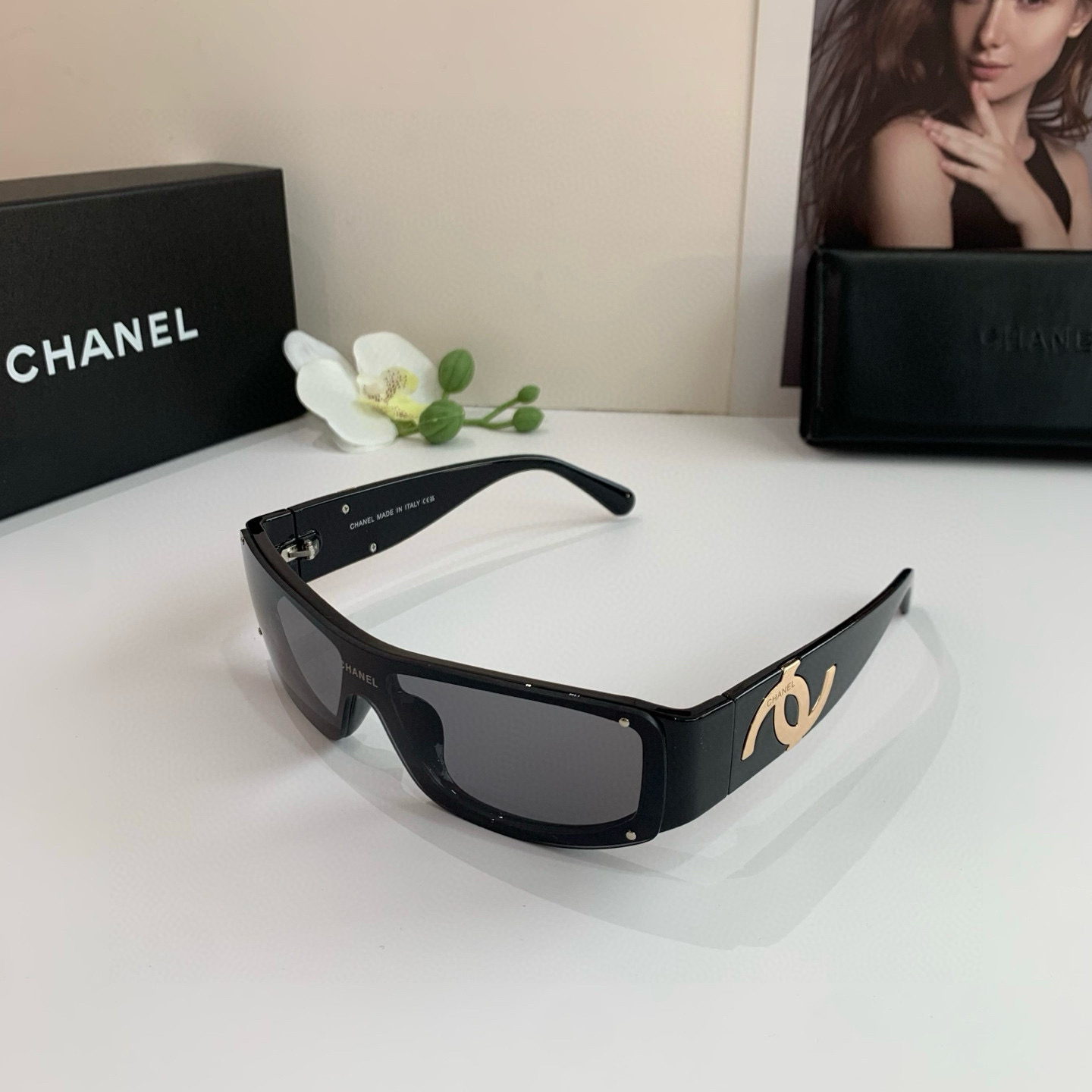 Trendy Chanel Sunglasses for Stylish U.S. Cats: Fashionable Eye-Catching Styles on Trend Street - 图片 2