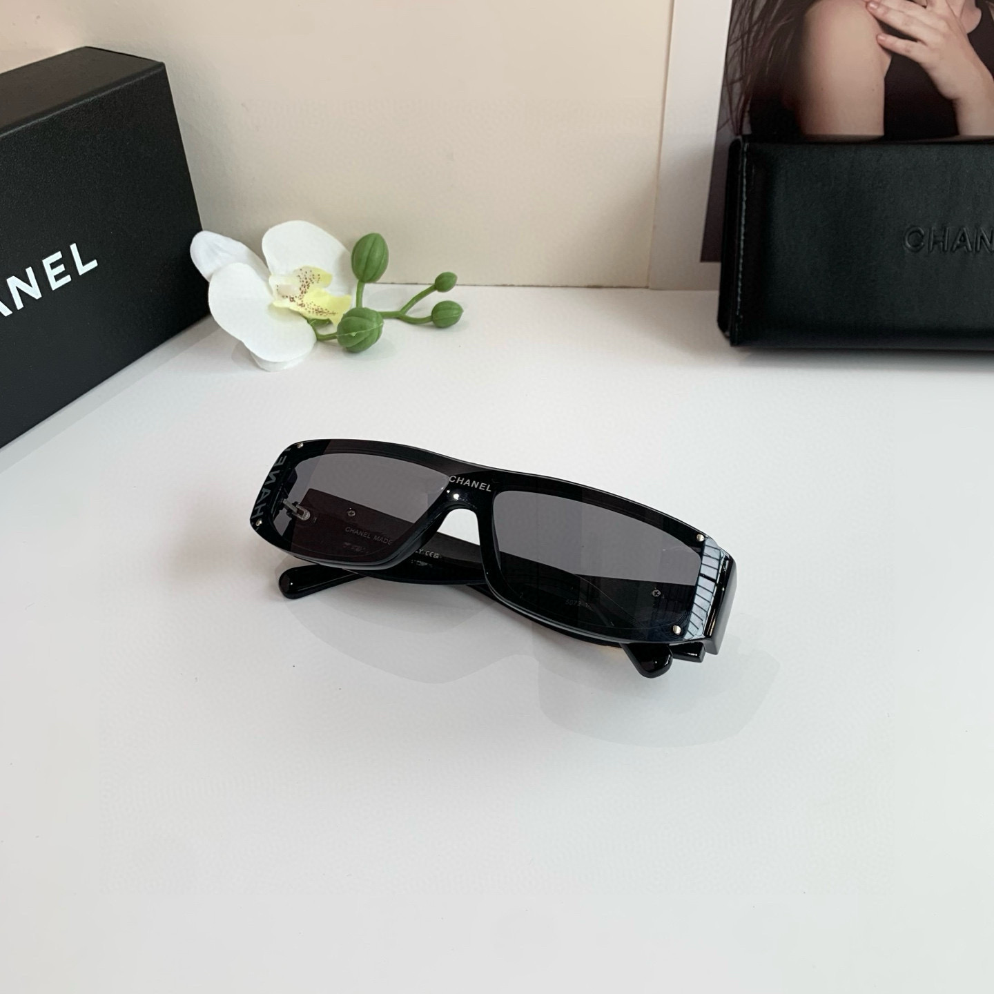 Trendy Chanel Sunglasses for Stylish U.S. Cats: Fashionable Eye-Catching Styles on Trend Street - 图片 3