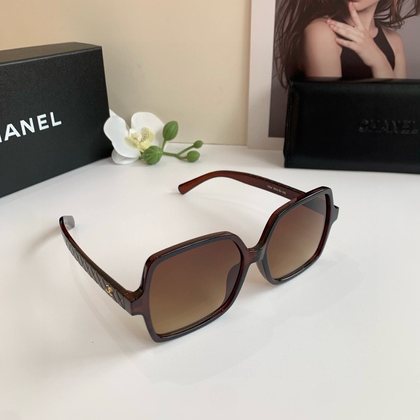 p. 263 Chanel Chanel, a new fragrance frame sunglasses - 图片 3