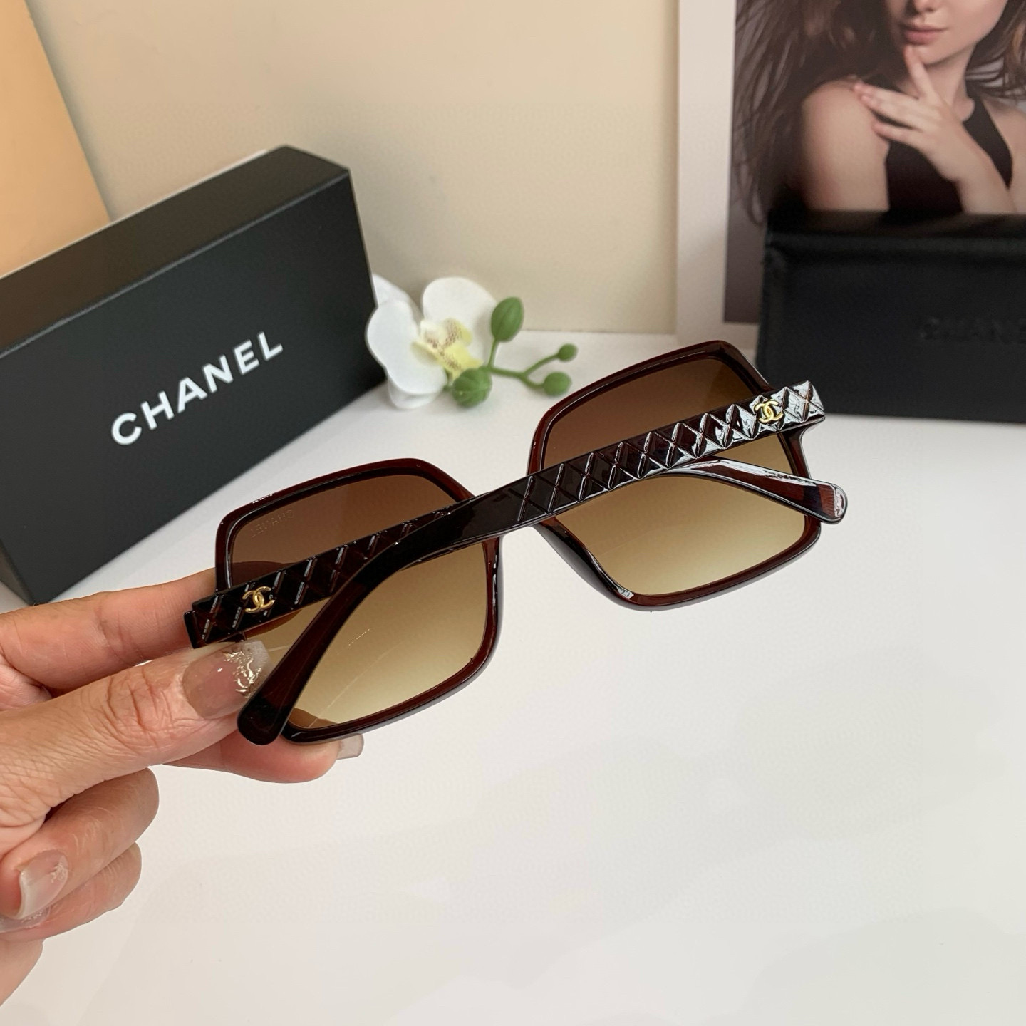 p. 263 Chanel Chanel, a new fragrance frame sunglasses - 图片 2