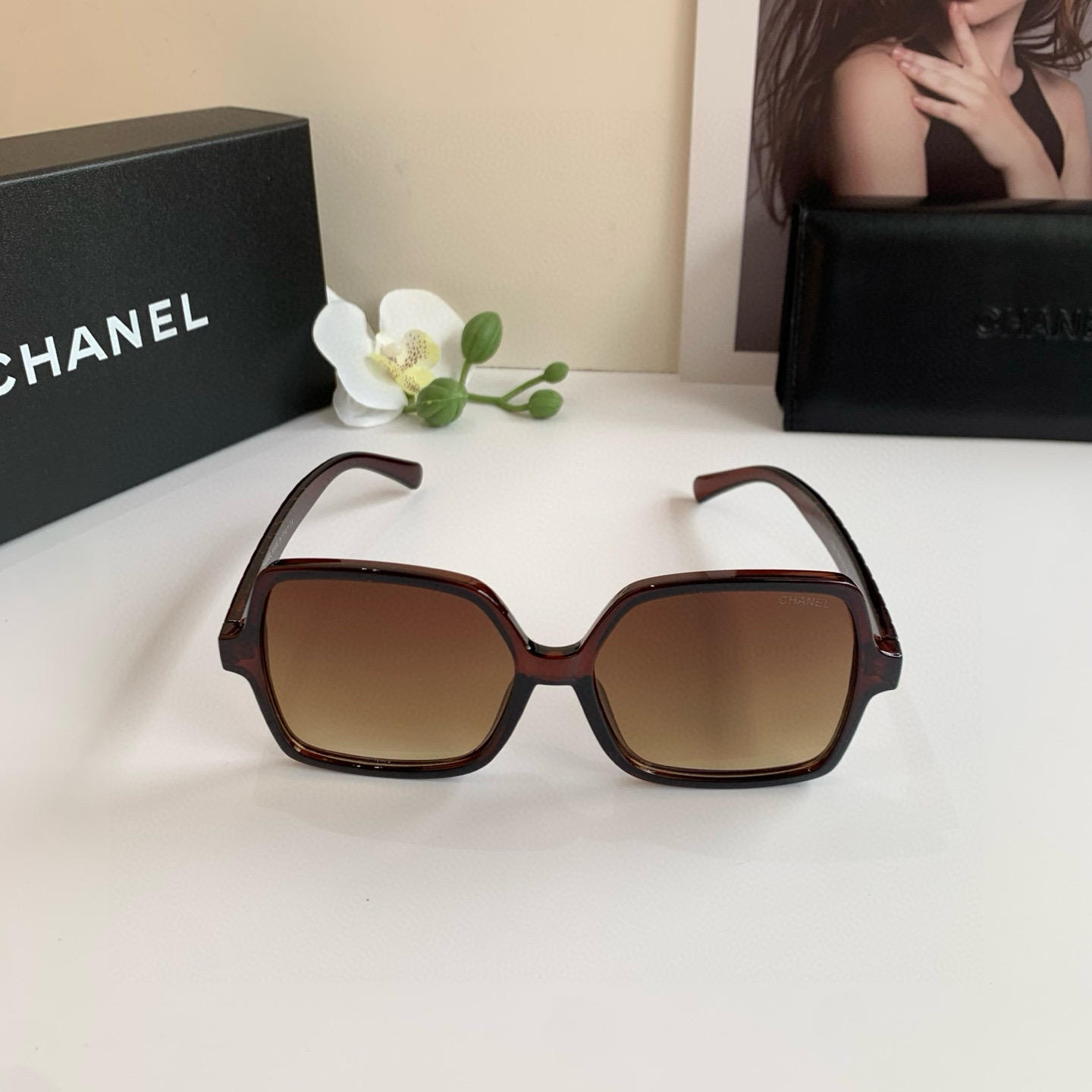 p. 263 Chanel Chanel, a new fragrance frame sunglasses - 图片 5