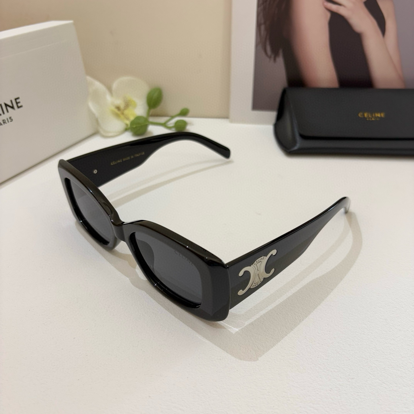 Fashion Icon: Celine Selin’s Popular Kilomen Box Sunglasses on Page 263 - 图片 3