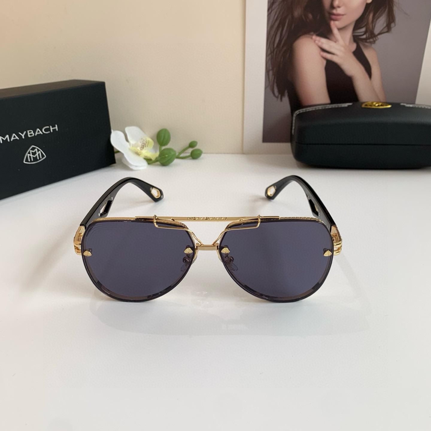 “Maybach McBach: Fashionable Outdoor Travel Sunglasses for Metal Man” - 图片 6