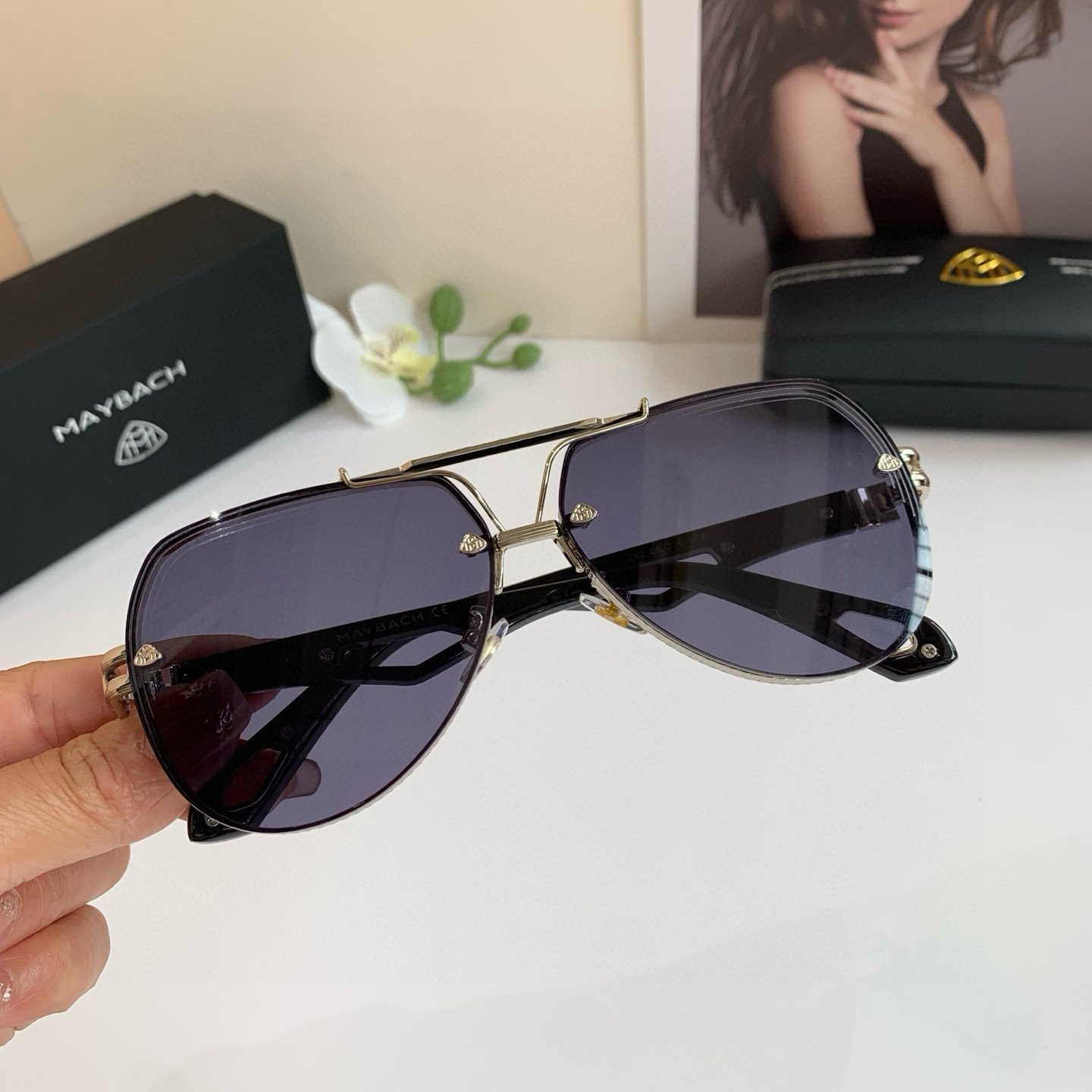 “Maybach McBach: Stylish Outdoor Travel Sunglasses for Fashionable Metal Man” - 图片 3