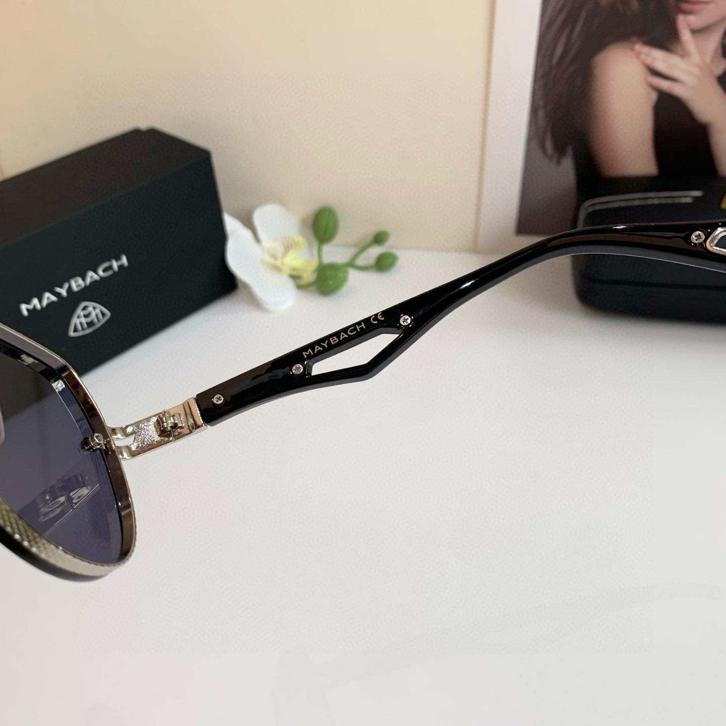 “Maybach McBach: Stylish Outdoor Travel Sunglasses for Fashionable Metal Man” - 图片 9
