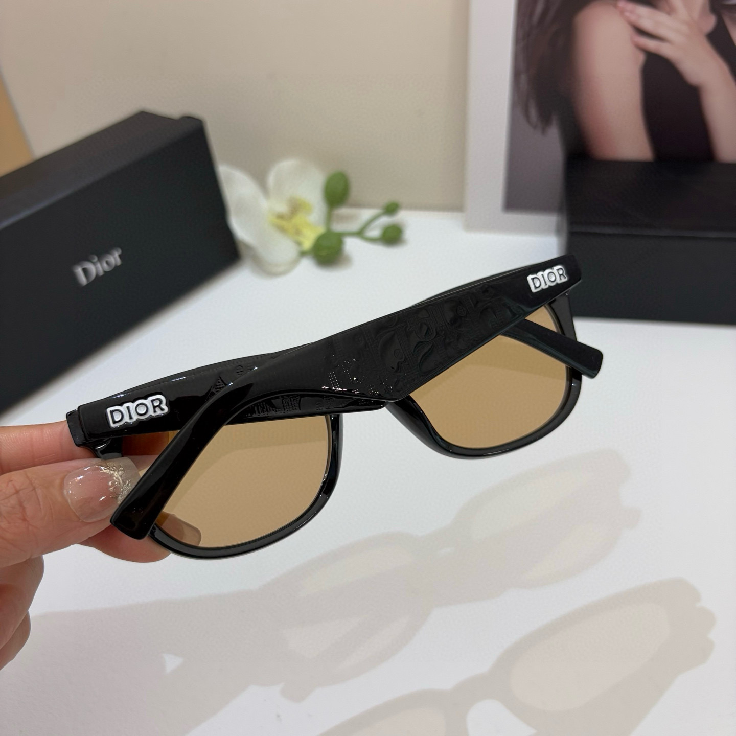 P245 The new fashion retrospect sunglasses, the male and female luminous sunglasses, the Euro-American personal insins - 图片 4