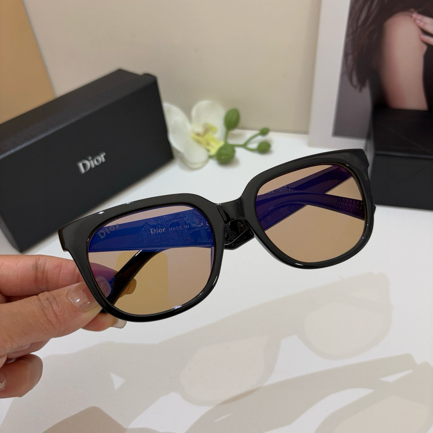 P245 The new fashion retrospect sunglasses, the male and female luminous sunglasses, the Euro-American personal insins - 图片 3