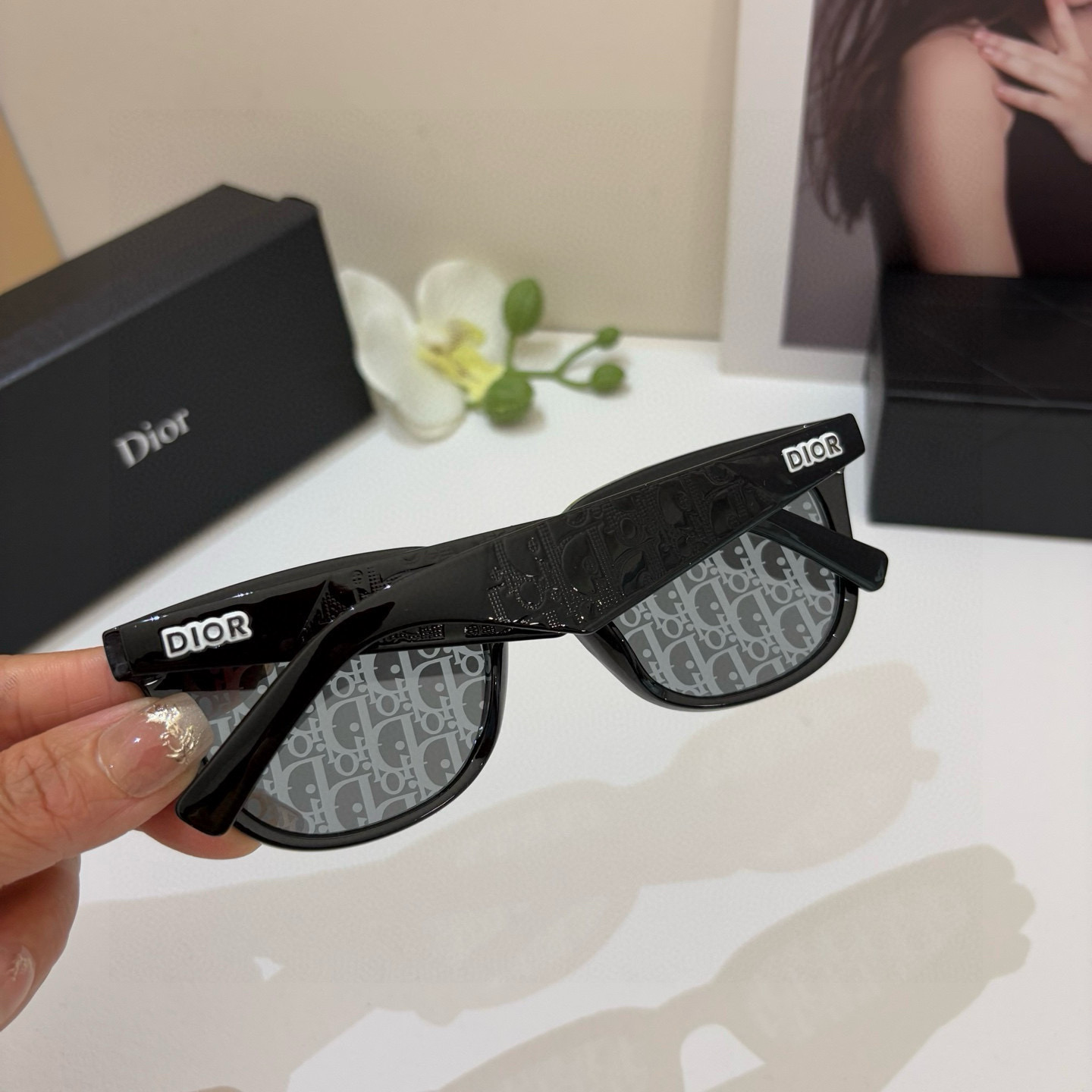 P245 The new fashion retrospect sunglasses, the male and female luminous sunglasses, the Euro-American personal insins - 图片 4
