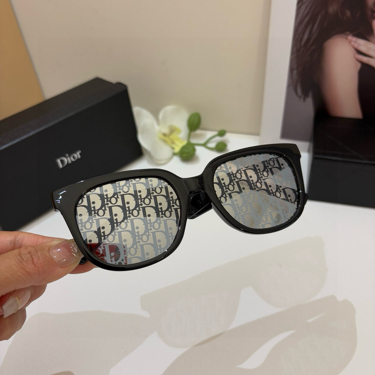 P245 The new fashion retrospect sunglasses, the male and female luminous sunglasses, the Euro-American personal insins - 图片 3