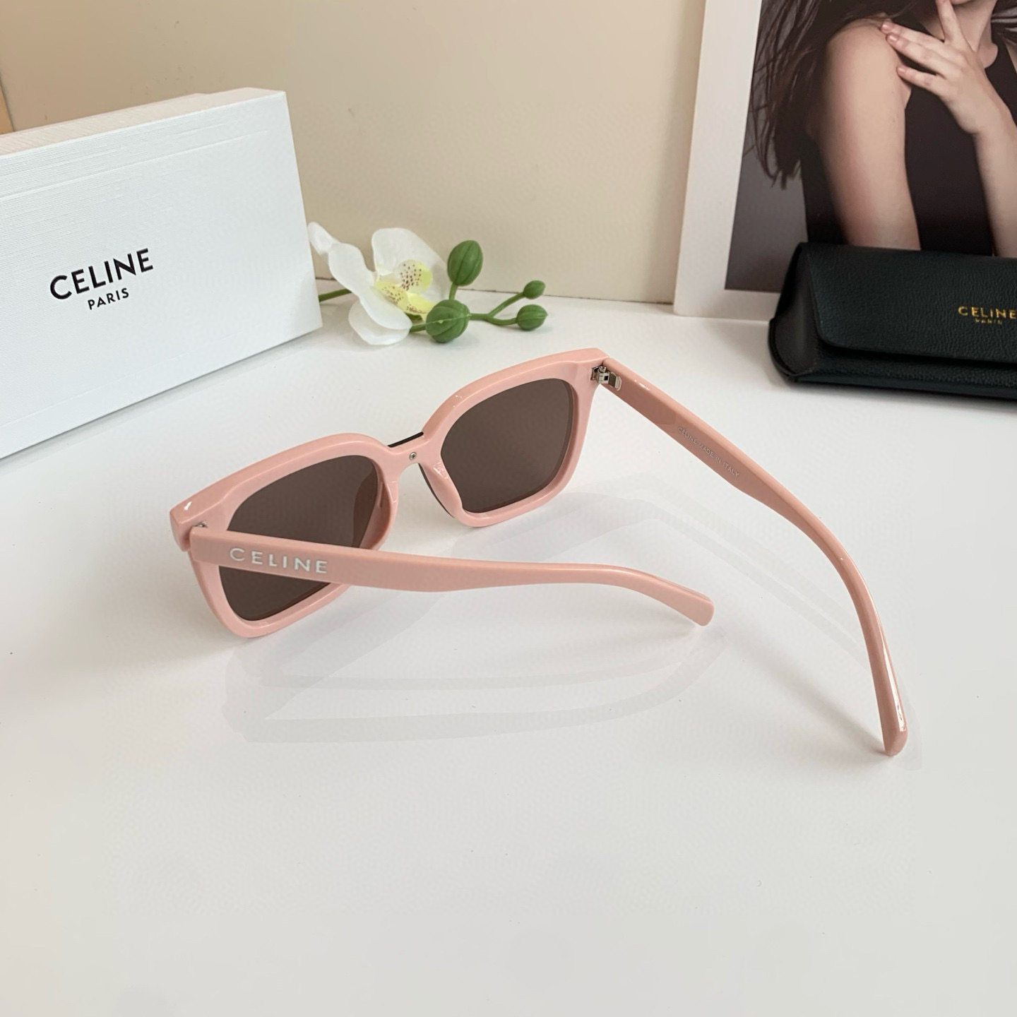Outdoor Sunglasses in Kilogate Box: Celine Selin’s 100% Drive-In Collection - 图片 8