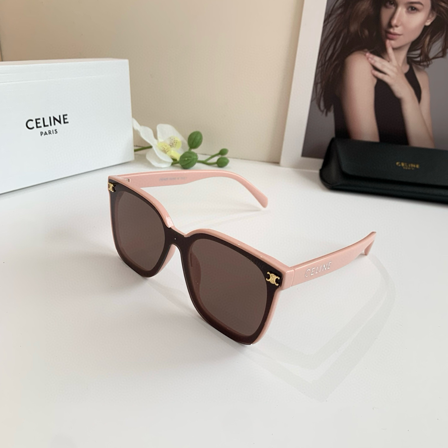 Outdoor Sunglasses in Kilogate Box: Celine Selin’s 100% Drive-In Collection - 图片 3