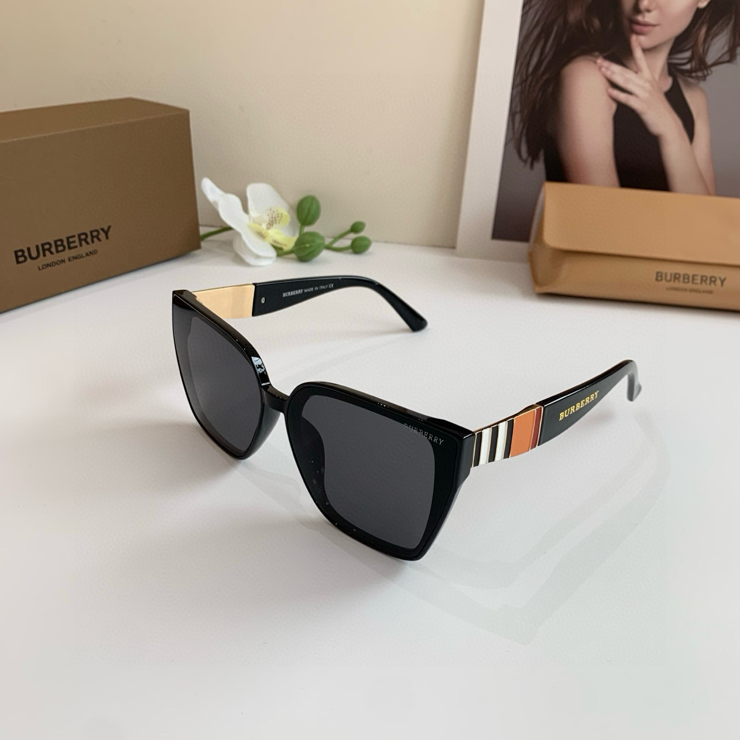 P263 BURBERRY, BARBERRY, BABOLI, 2025 NEW PLACE GUYS AND GUYS WITH HOSTS, LIGHT PHYSICAL NERVOUS NERVANCES - 图片 2
