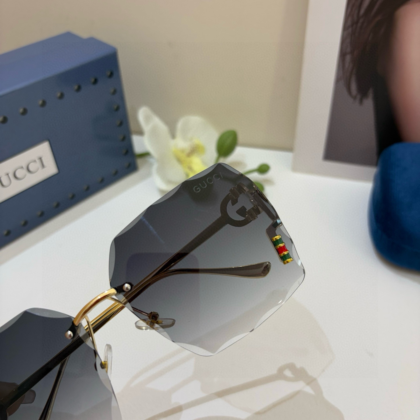 “High-Quality Comfort: Gucchi’s Trendy Red-Tide Sunglasses for Spring 2025” - 图片 8