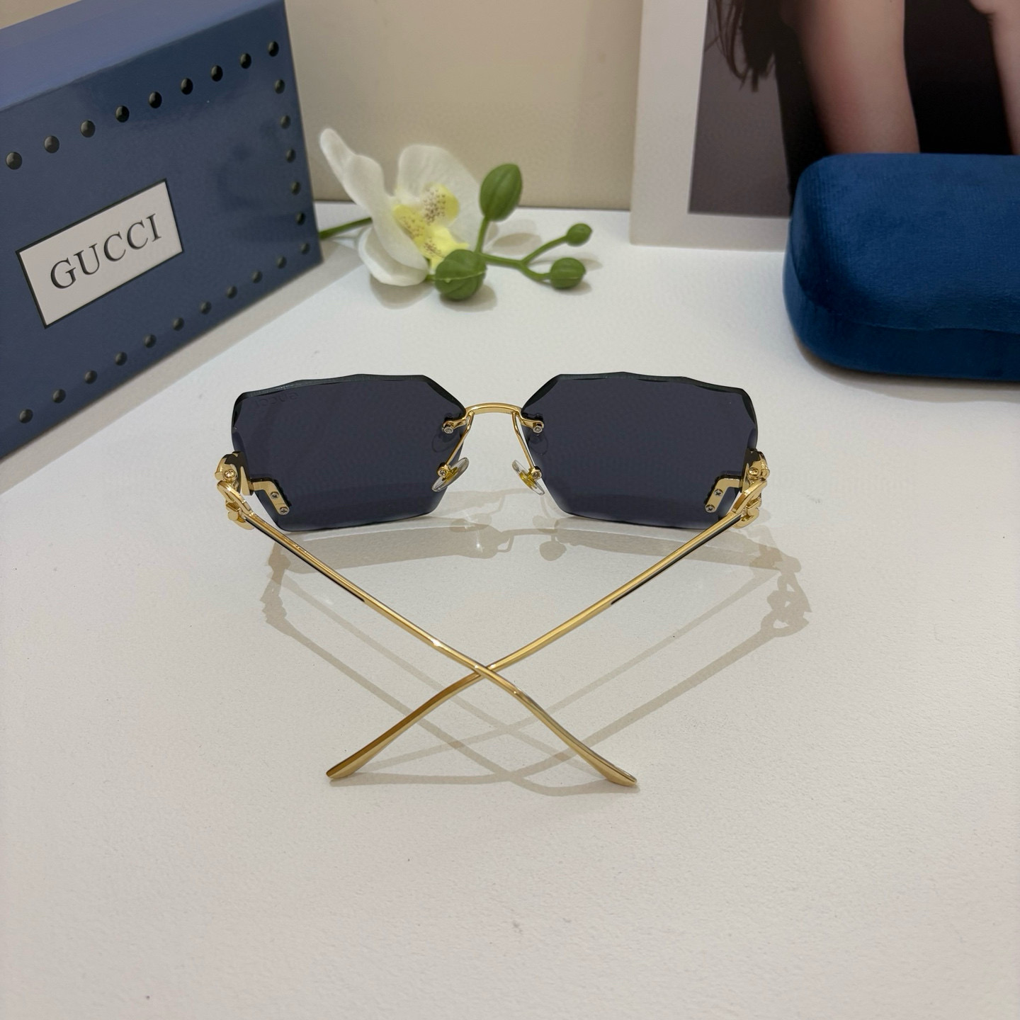 “High-Quality Red-Tide Sunglasses in Gucci’s Spring 2025 Fashion Collection” - 图片 7