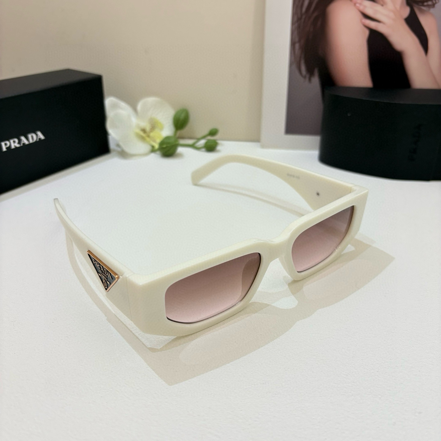P245 PRADA Prada, a new party party for men and women with sunglasses and sunglasses - 图片 1