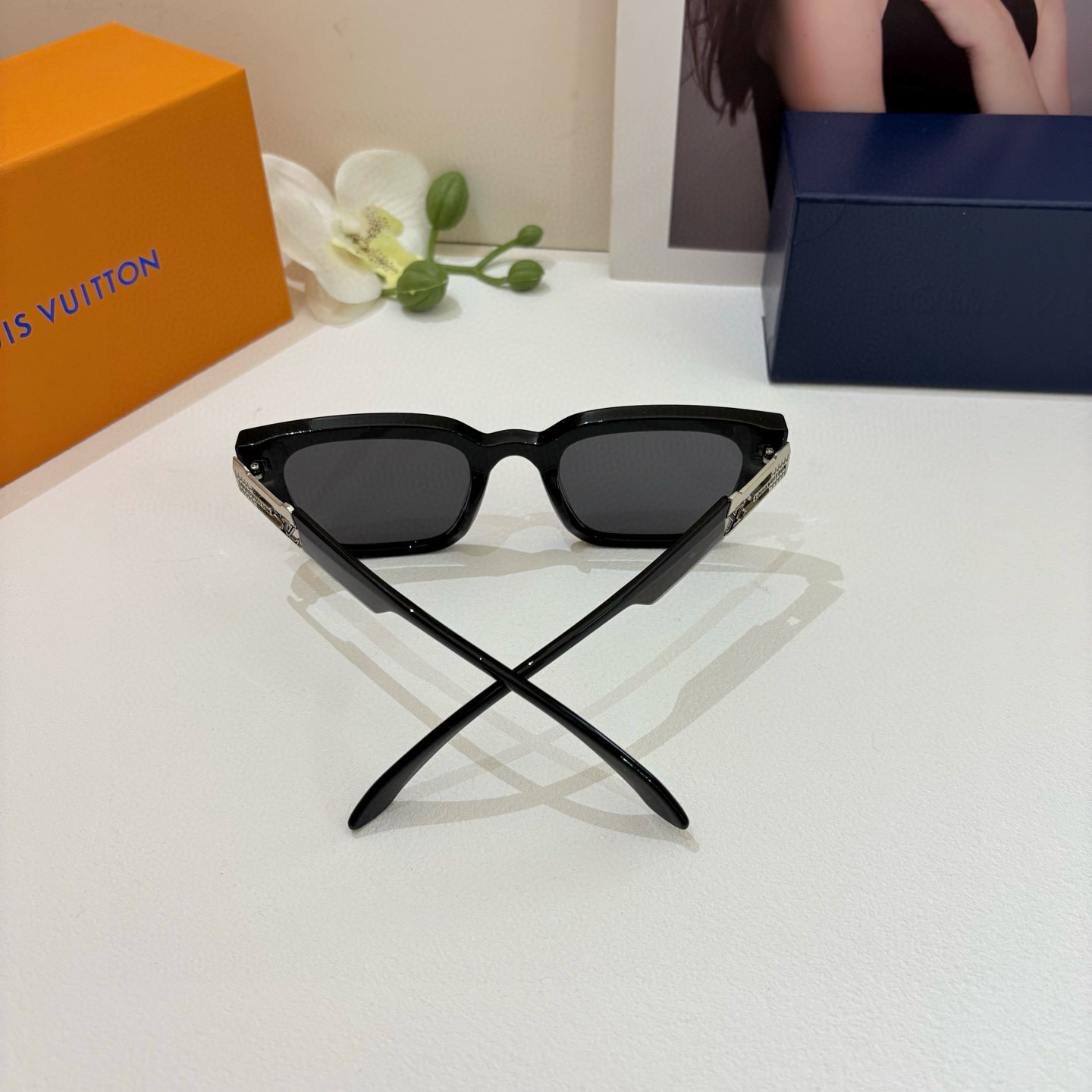 P95  
LV 路易威登 韩版墨镜网红同款太阳镜 大框时尚个性百搭潮流眼镜！出游必备神器！