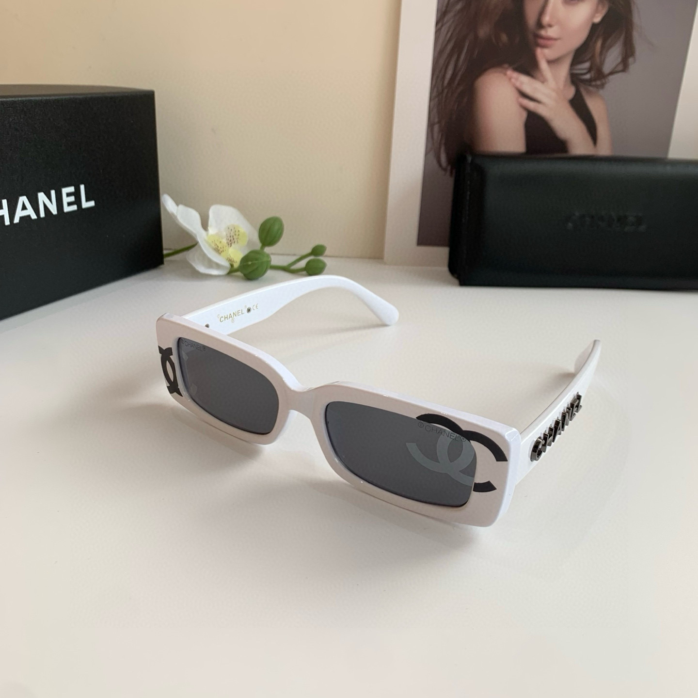 p85 
CHANEL 香奈儿 小方框墨镜 时尚法式氛围复古防紫外线印花太阳眼镜 多色可选！