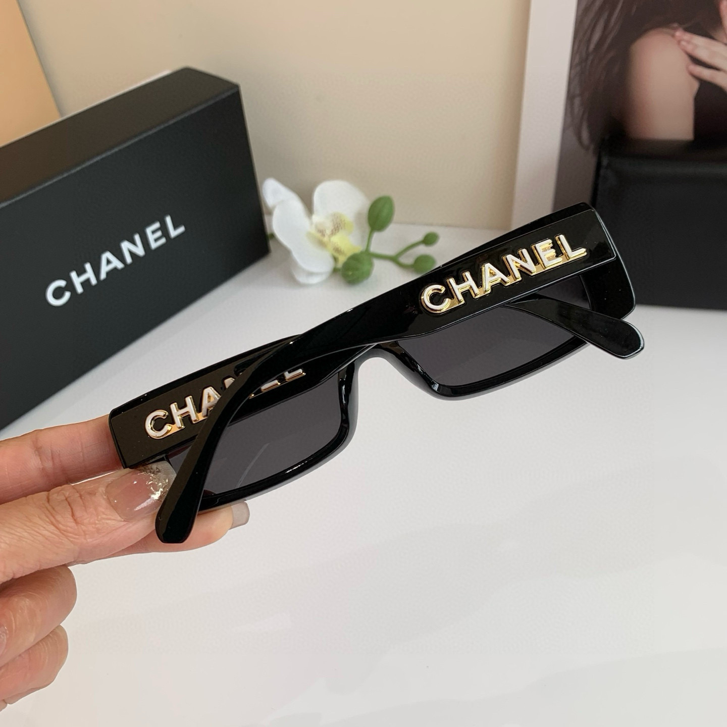 p85 
CHANEL 香奈儿 小方框墨镜 时尚法式氛围复古防紫外线印花太阳眼镜 多色可选！