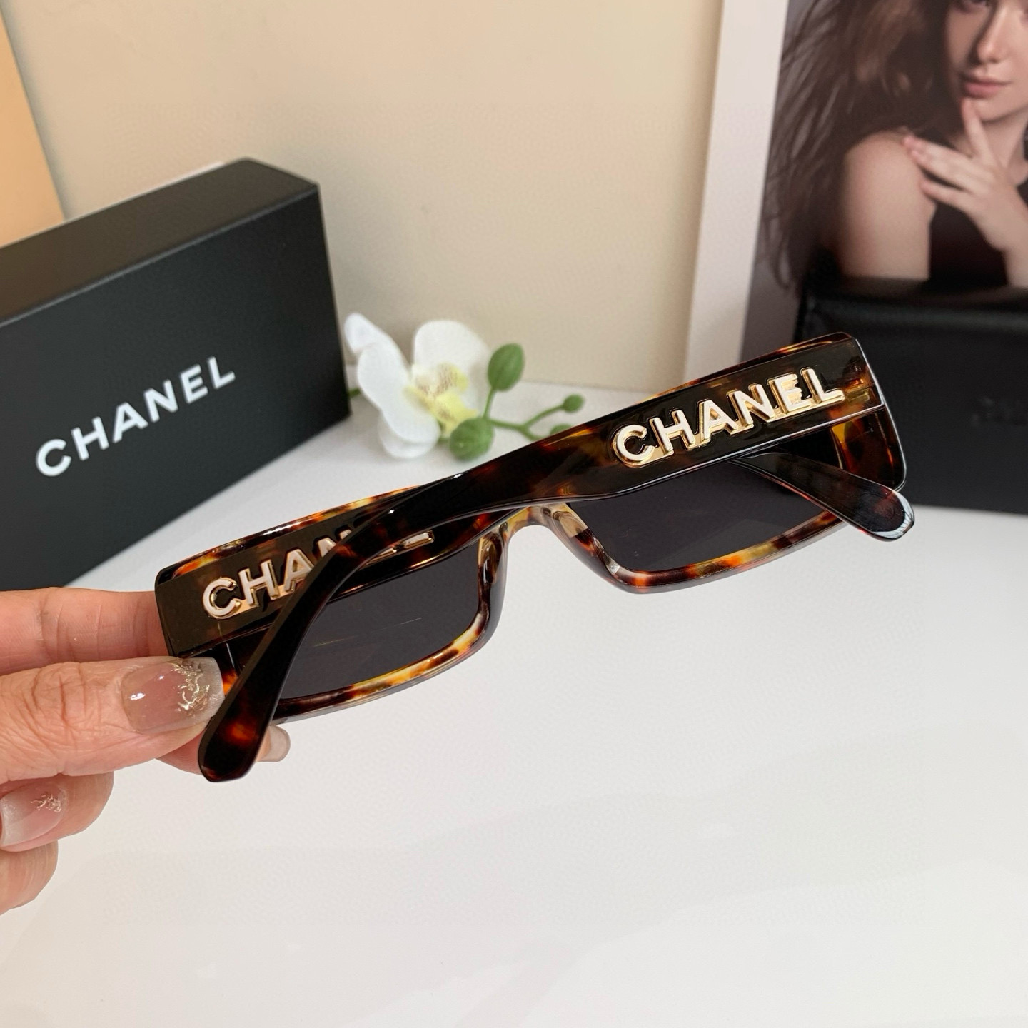p85 
CHANEL 香奈儿 小方框墨镜 时尚法式氛围复古防紫外线印花太阳眼镜 多色可选！