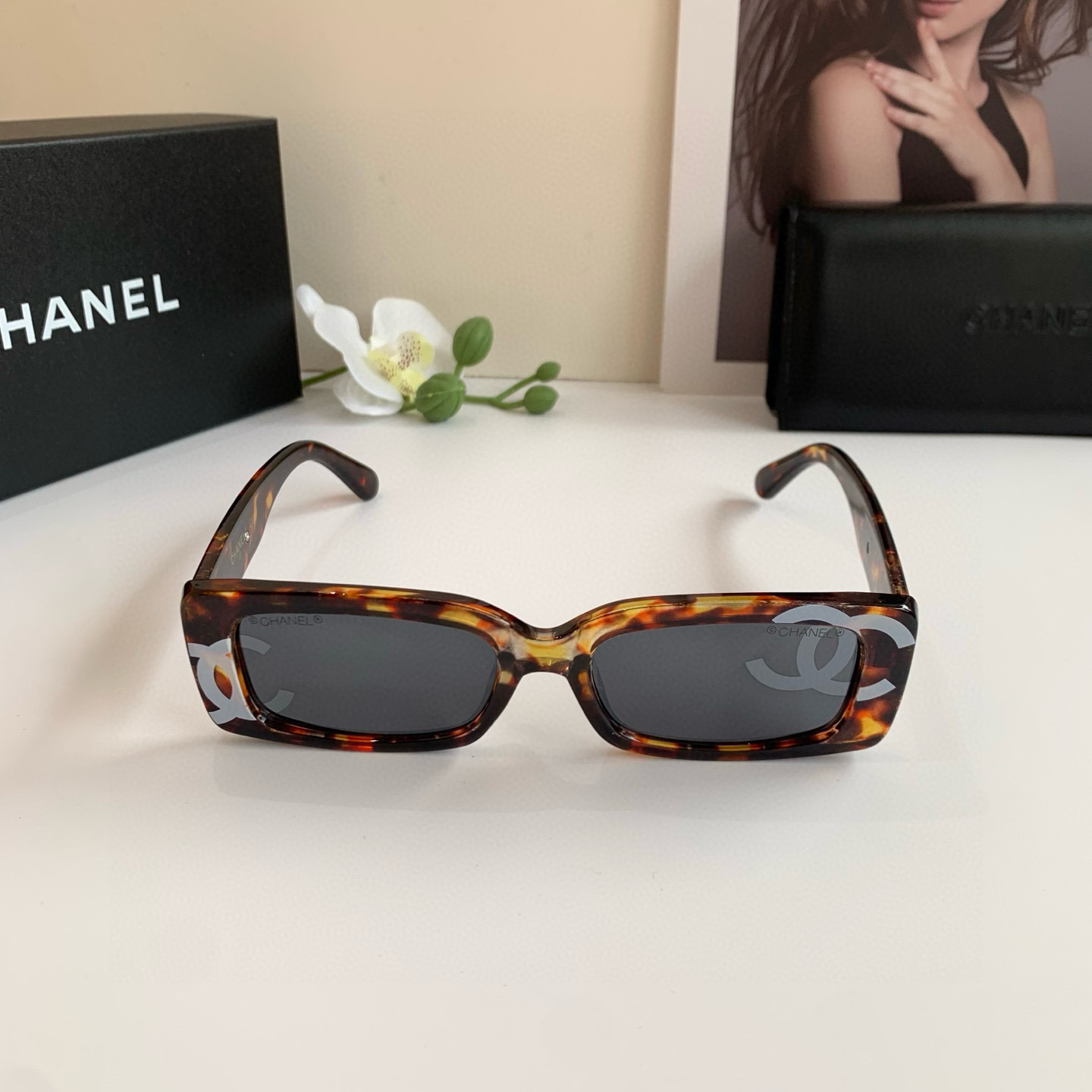 p85 
CHANEL 香奈儿 小方框墨镜 时尚法式氛围复古防紫外线印花太阳眼镜 多色可选！