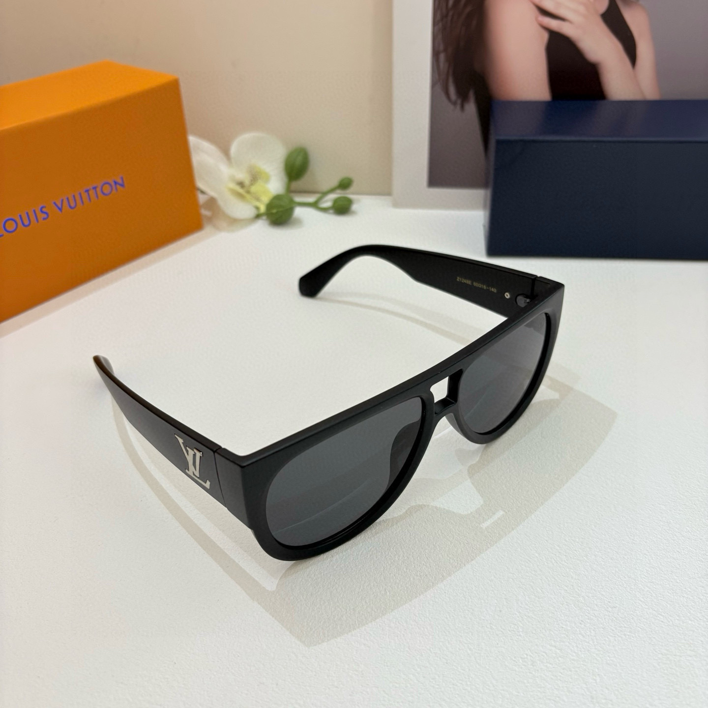 NO:376638,LV Louis Vuitton Korean sunglasses internet celebrity sunglasses, large frames, stylish and versatile trendy glasses!  glasses sunglasses sunglasses, glasses, louis vuitton, louis vuitton19860909LV 路易威登 韩版墨镜网红同款太阳镜 大框时尚个性百搭潮流眼镜！眼镜墨镜太阳镜,眼镜,louis vuitton,louis vuitton,glasses