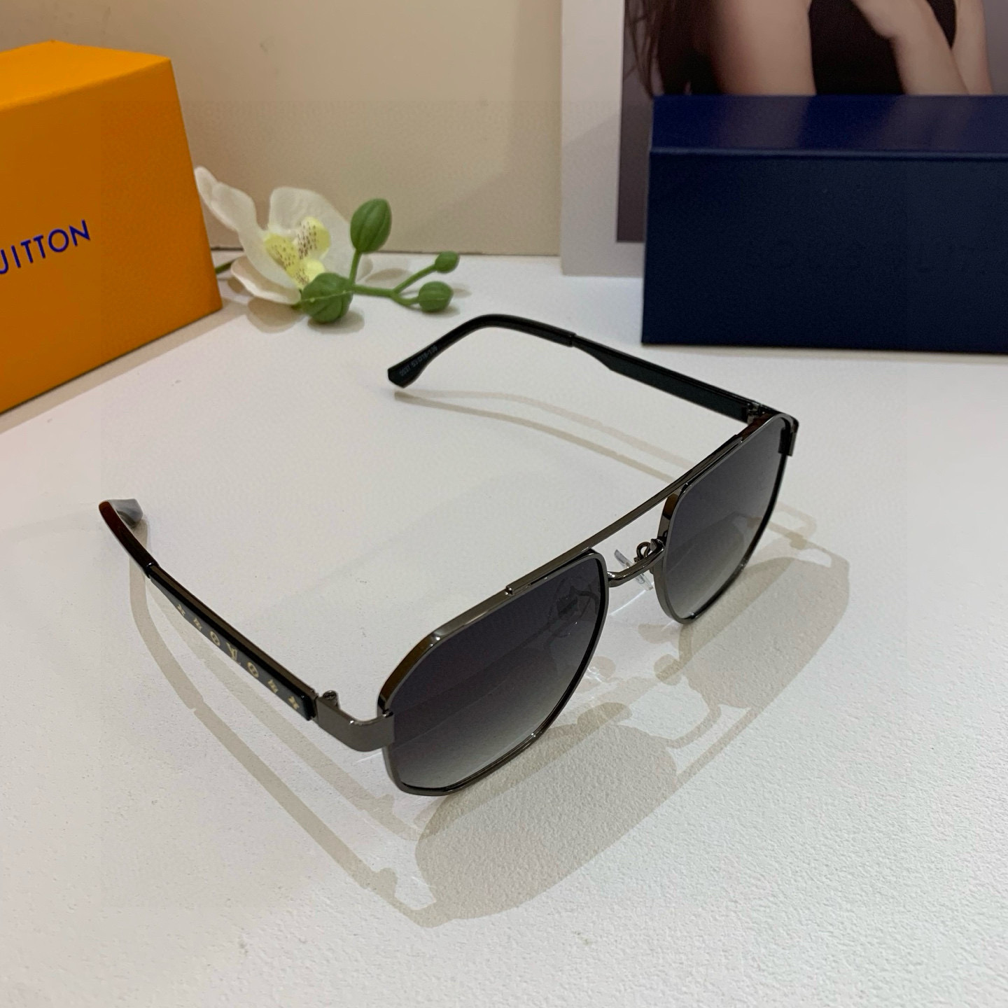 NO:376675,LV Louis Vuitton Classic square frame sunglasses for men and women Outdoor sunglasses Sunglasses European and American fashion trend metal square frame glasses!  glasses sunglasses sunglasses, glasses, louis vuitton, louis vuitton19860909LV 路易威登 经典方框男女墨镜 户外遮阳太阳镜 欧美时尚潮流金属方框眼镜！眼镜墨镜太阳镜,眼镜,louis vuitton,louis vuitton,glasses