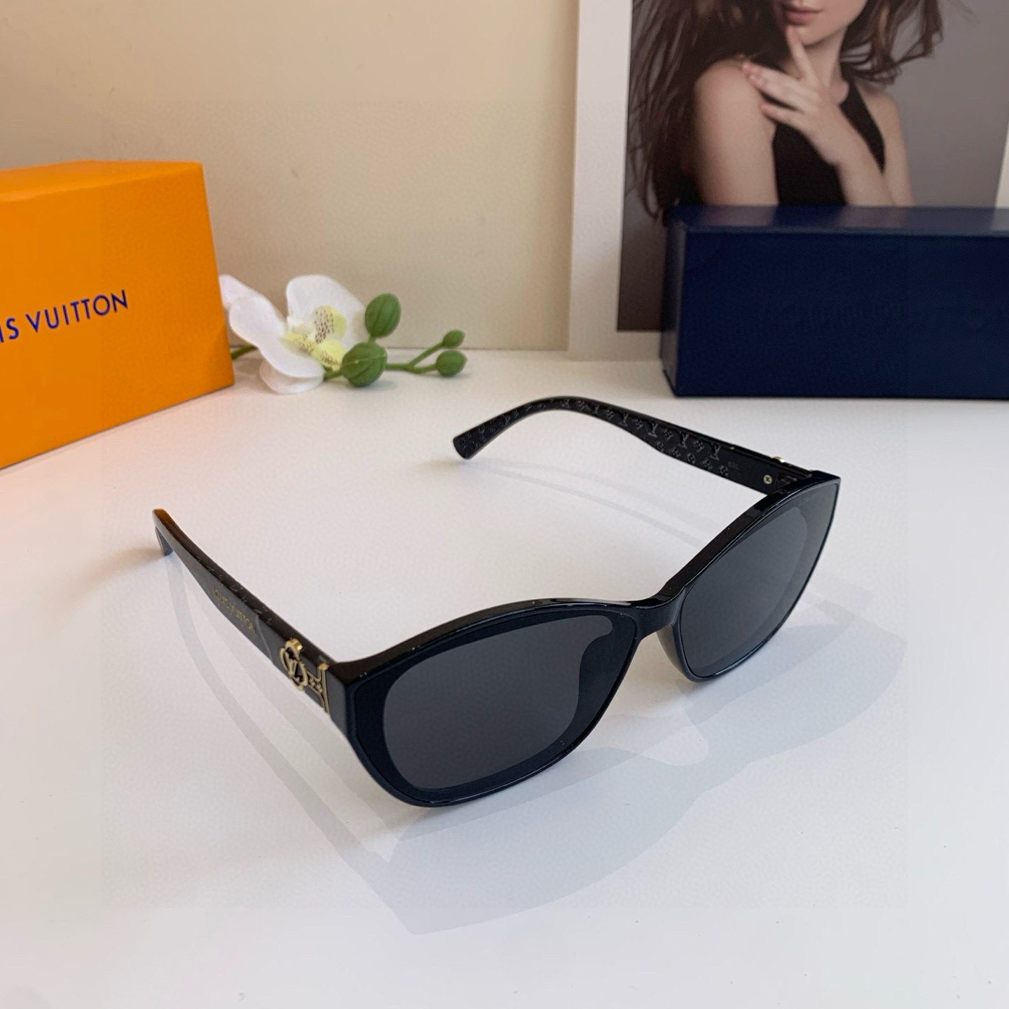 NO:376672,LV Louis Vuitton 2025 new simple and fashionable cat eye frame sunglasses, versatile trendy sunglasses, exquisite sunglasses for men and women!  glasses sunglasses sunglasses, glasses, louis vuitton, louis vuitton19860909LV 路易威登 2025新款简约时尚猫眼框太阳镜 百搭潮流墨镜 男女精致遮阳镜！眼镜墨镜太阳镜,眼镜,louis vuitton,louis vuitton,glasses