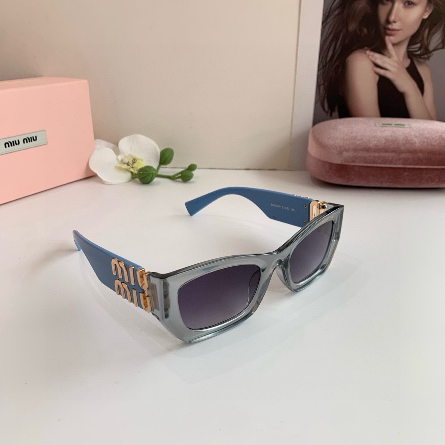 🉐️130
🔥🔥缪缪MIUMIU 新款墨镜男女高级感防晒欧美时尚眼镜 巨显瘦韩系太阳眼镜