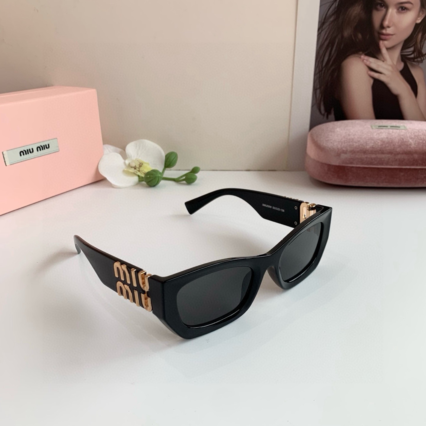 🉐️130
🔥🔥缪缪MIUMIU 新款墨镜男女高级感防晒欧美时尚眼镜 巨显瘦韩系太阳眼镜