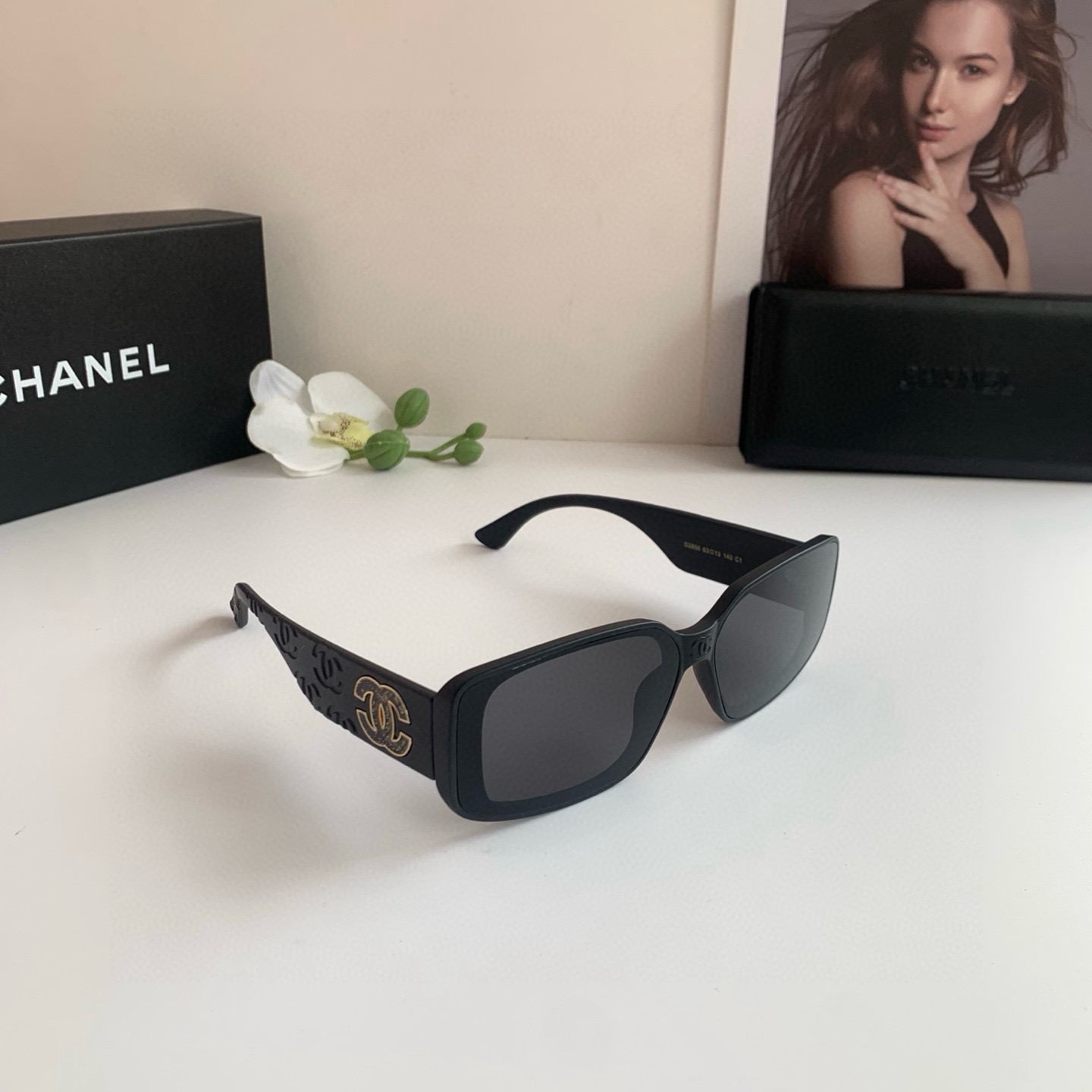 NO:862917,CHANEL Chanel's new large-frame sunglasses, the same style for many celebrities, modify the face shape and are a must-have sunglasses for driving!  glasses, sunglasses, sunglasses, glasses, chanel, chanel19860909CHANEL香奈儿新款大框墨镜,众多明星同款 ,修饰脸型 开车必备太阳镜 ！眼镜墨镜太阳镜,眼镜,chanel,chanel,glasses