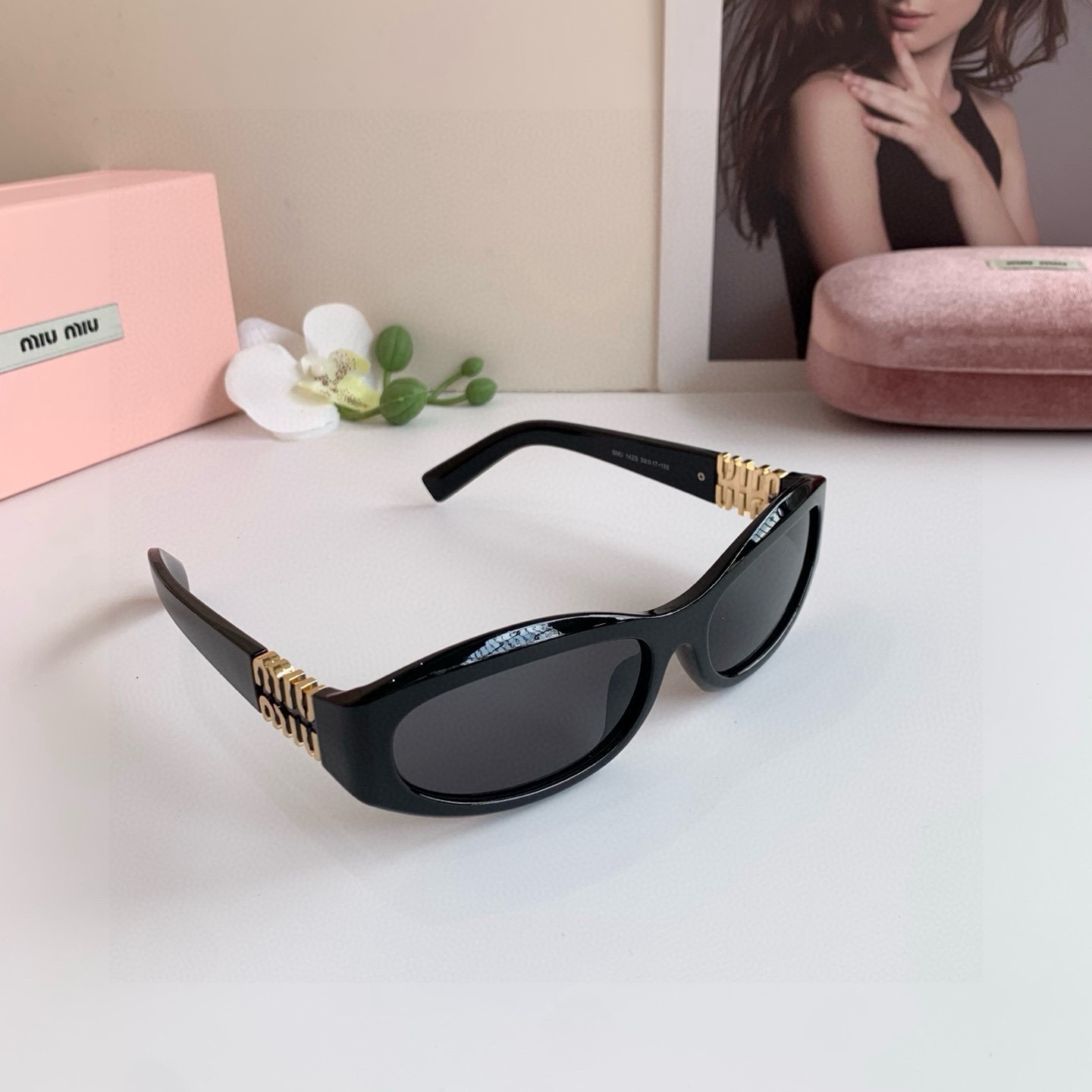 NO:765462,Miumiu MIUMIU new sunglasses for men and women, high-end sun protection curved European and American fashion glasses, giant slim Korean sunglasses, sunglasses, sunglasses, glasses, miumiu19860909缪缪MIUMIU 新款墨镜男女高级感防晒弧形欧美时尚眼镜 巨显瘦韩系太阳眼镜眼镜墨镜太阳镜,眼镜,miumiu,glasses