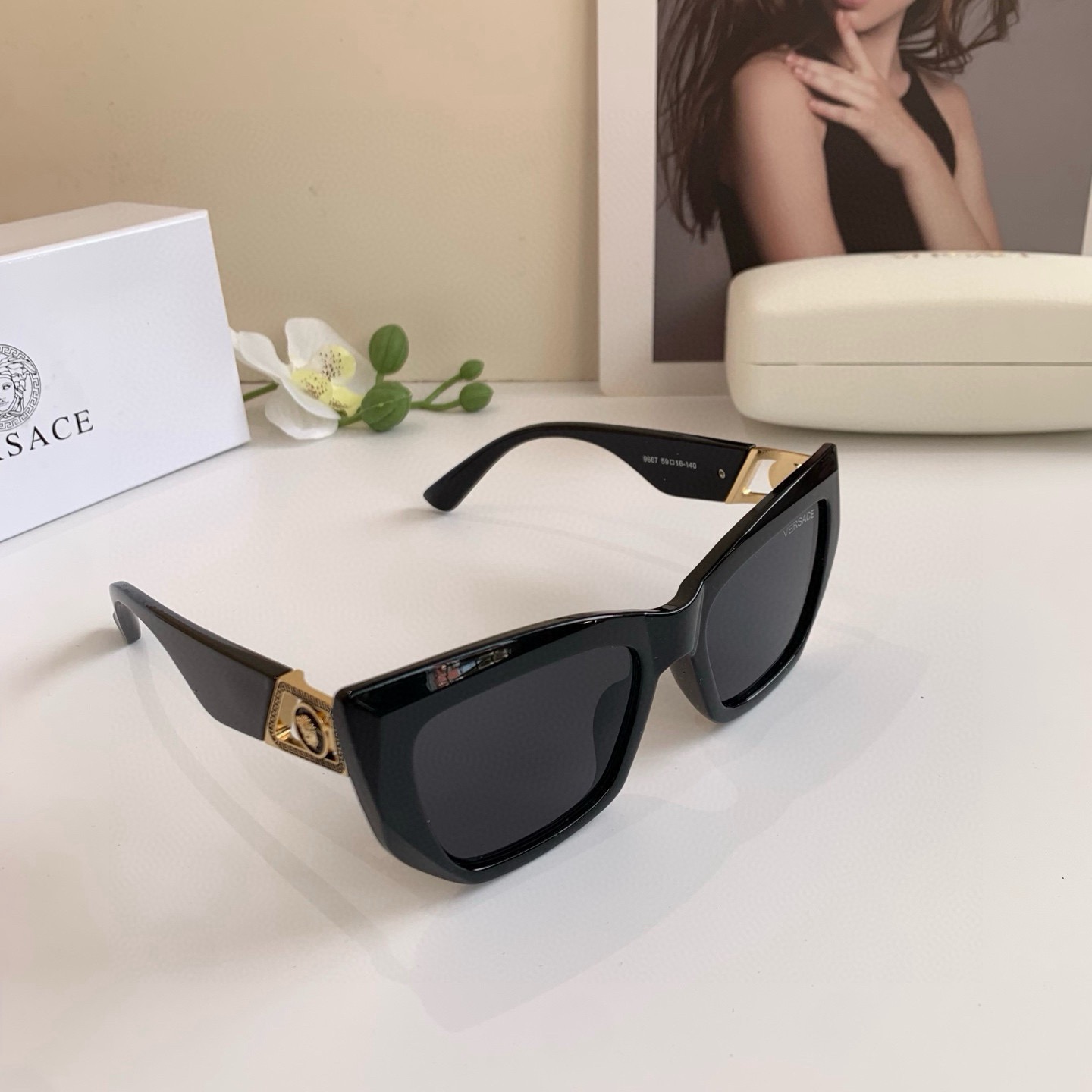 NO:765470,VERSACE Versace classic square-frame polarized sunglasses, men's and women's sun visors, comfortable to wear, a must-have item for travel!  glasses sunglasses sunglasses,glasses,versace,versace19860909VERSACE范思哲经典方框偏光太阳镜 男女同款遮阳镜 佩戴舒适 出游必备神器！眼镜墨镜太阳镜,眼镜,versace,versace,glasses